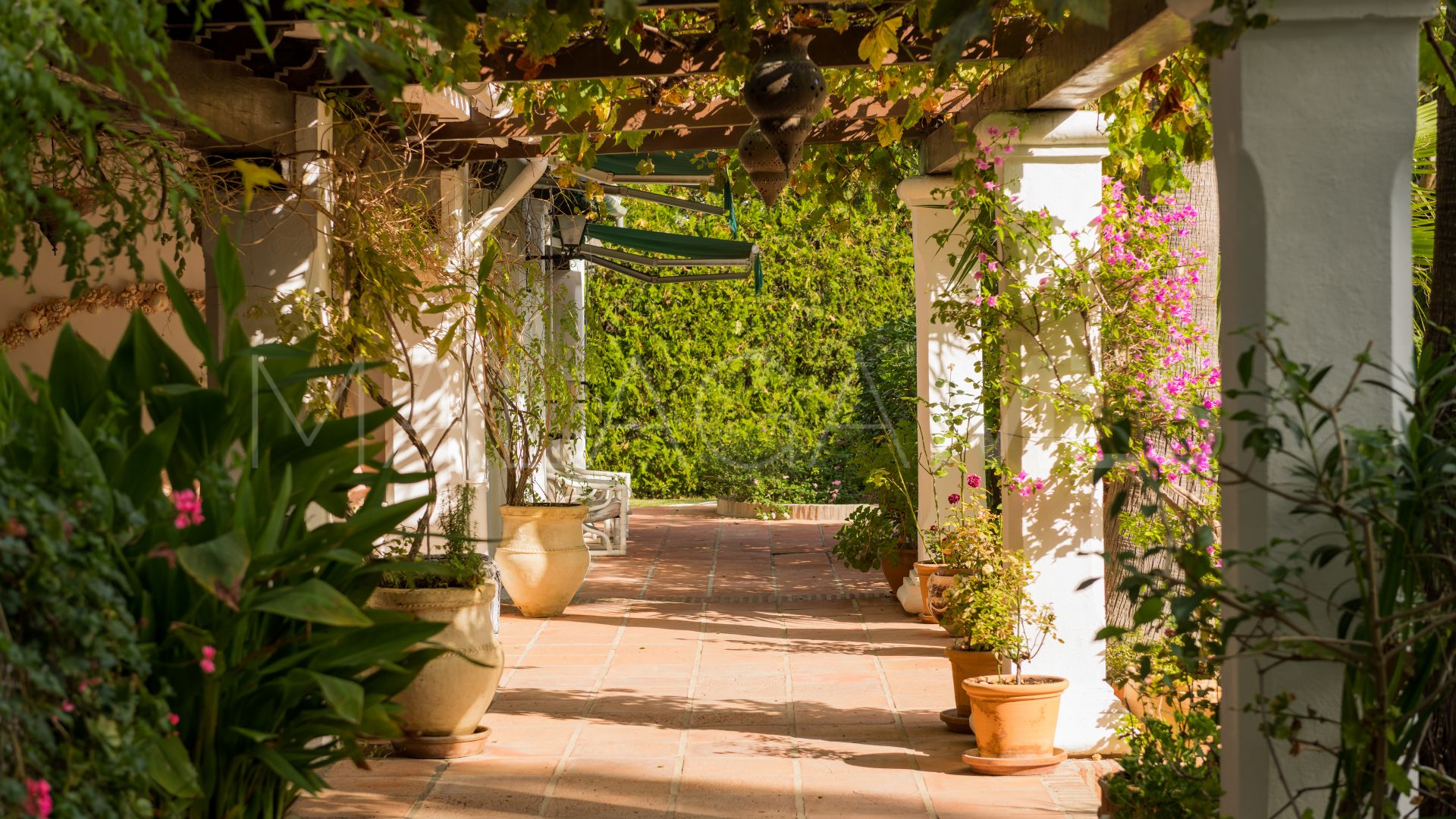 For sale 6 bedrooms villa in Benahavis