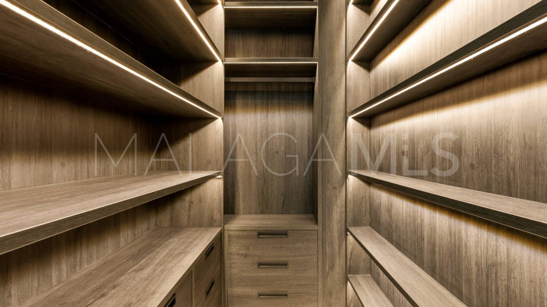 Penthaus for sale in Beach Side Golden Mile