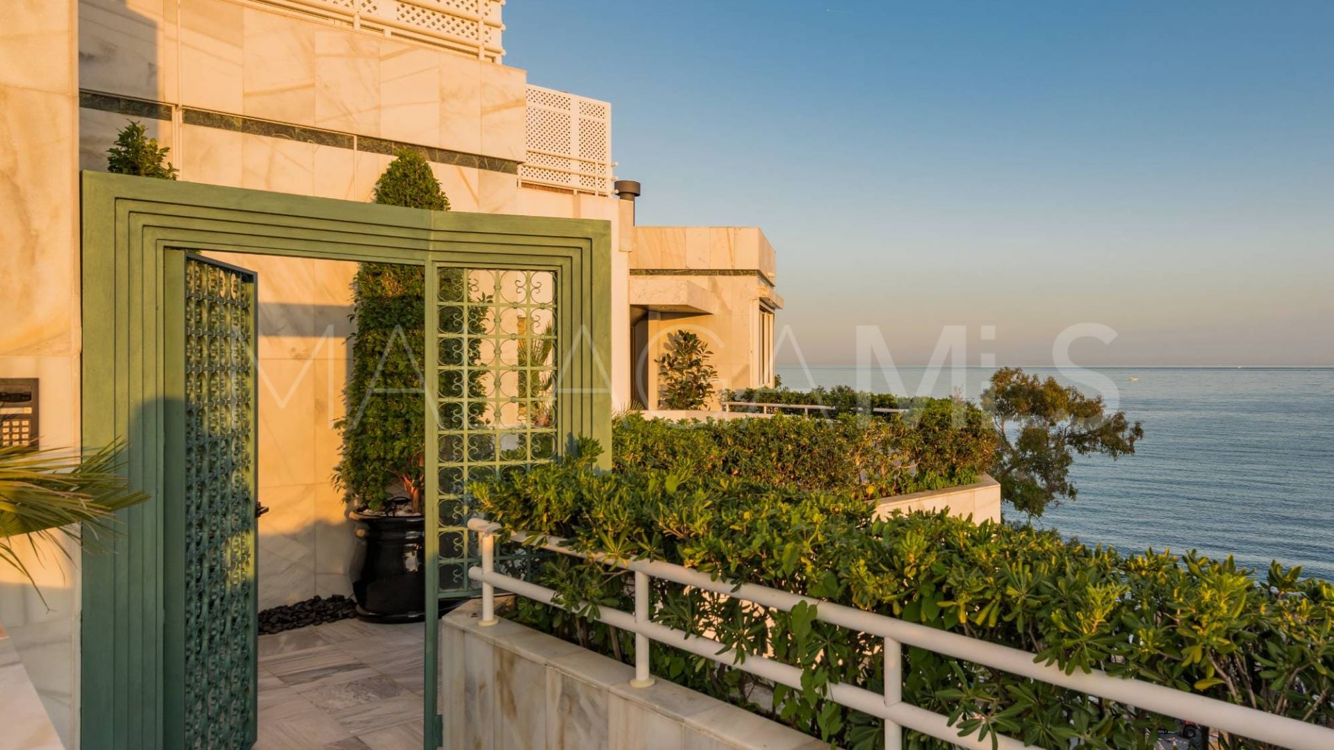 Penthaus for sale in Beach Side Golden Mile