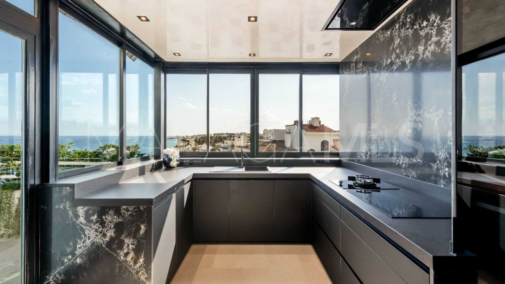 Penthaus for sale in Beach Side Golden Mile