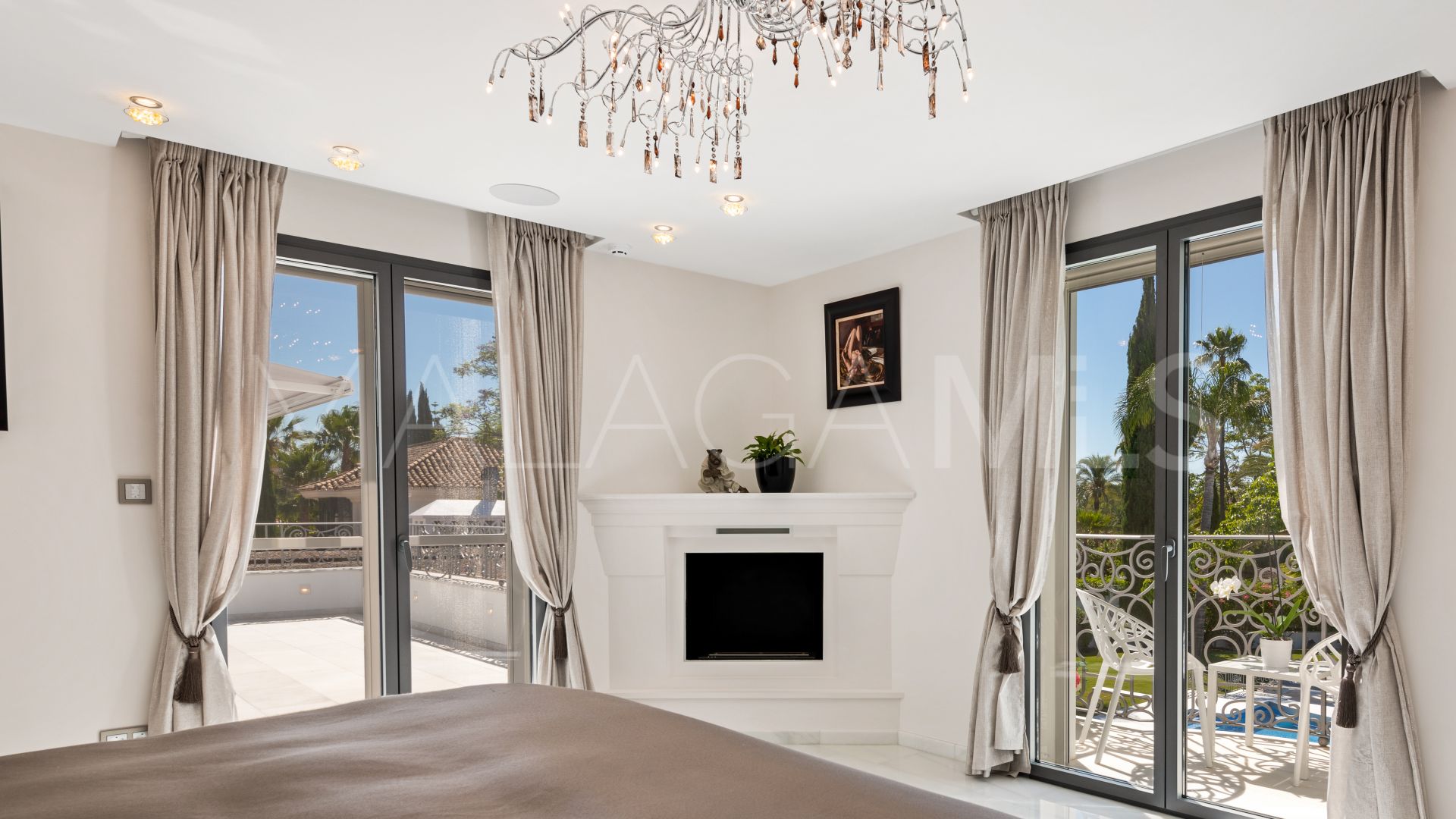 Villa for sale in Nueva Andalucia