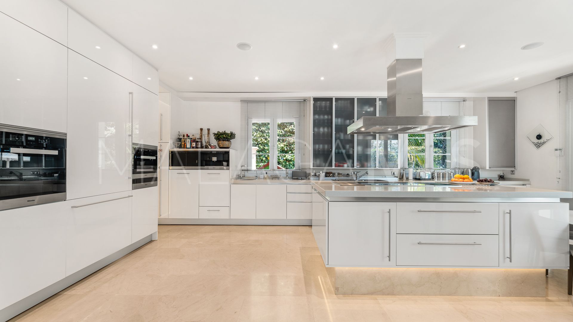 Villa for sale in Sierra Blanca