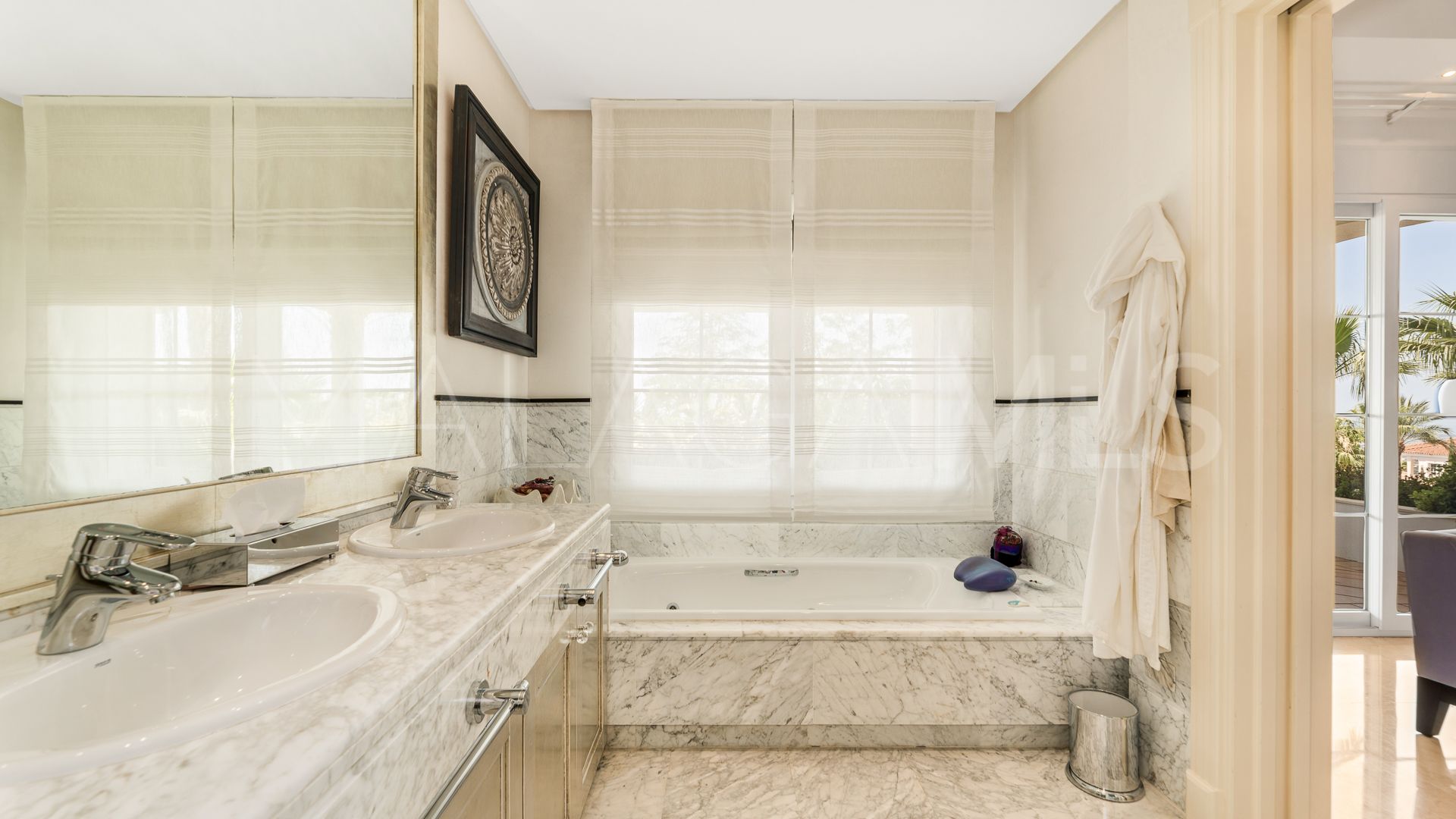 Villa for sale in Sierra Blanca