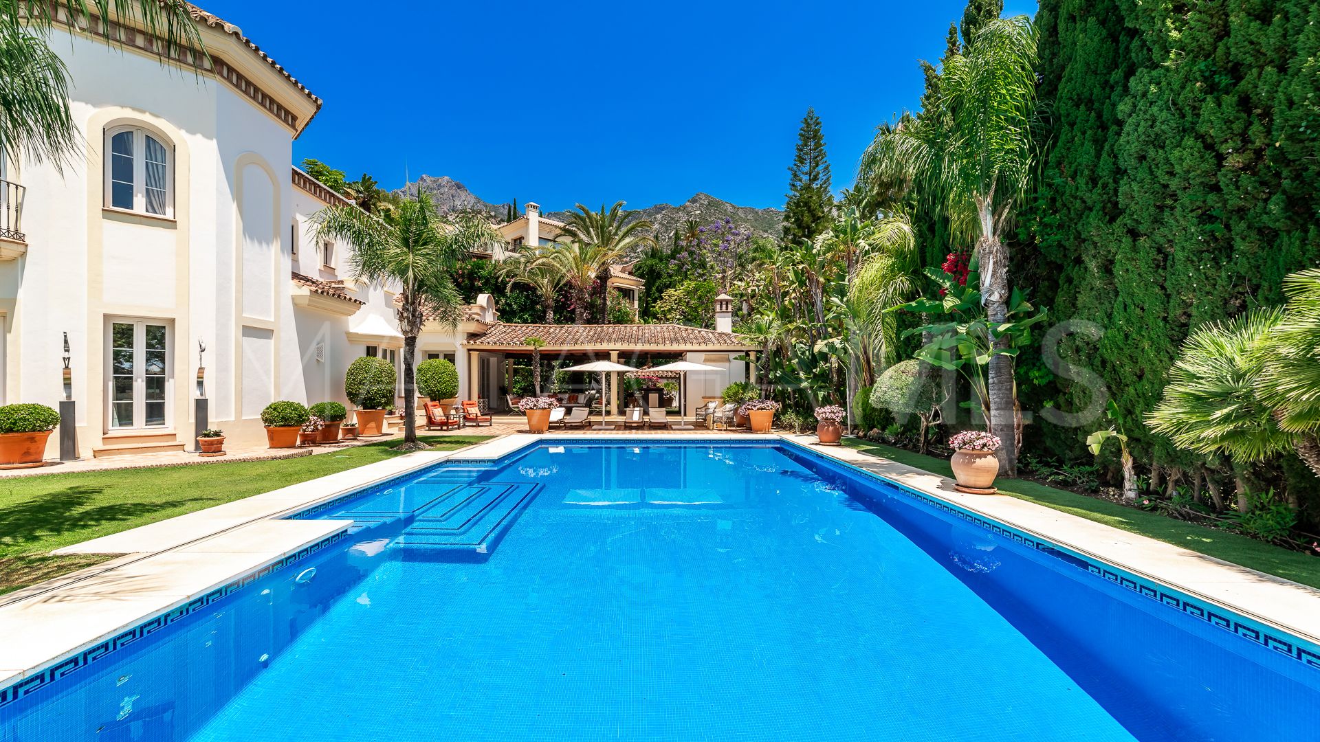 Villa for sale in Sierra Blanca