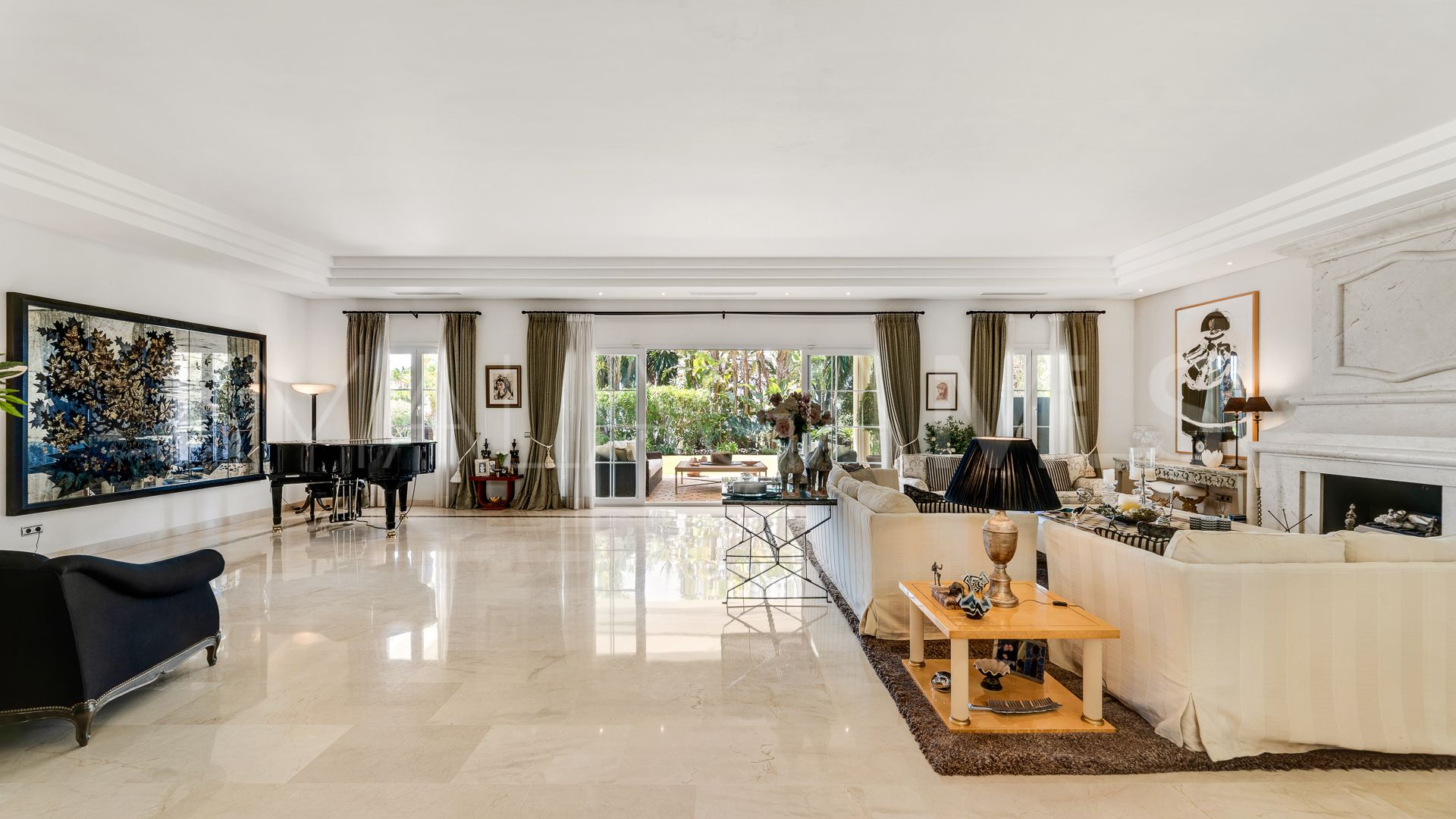 Villa for sale in Sierra Blanca