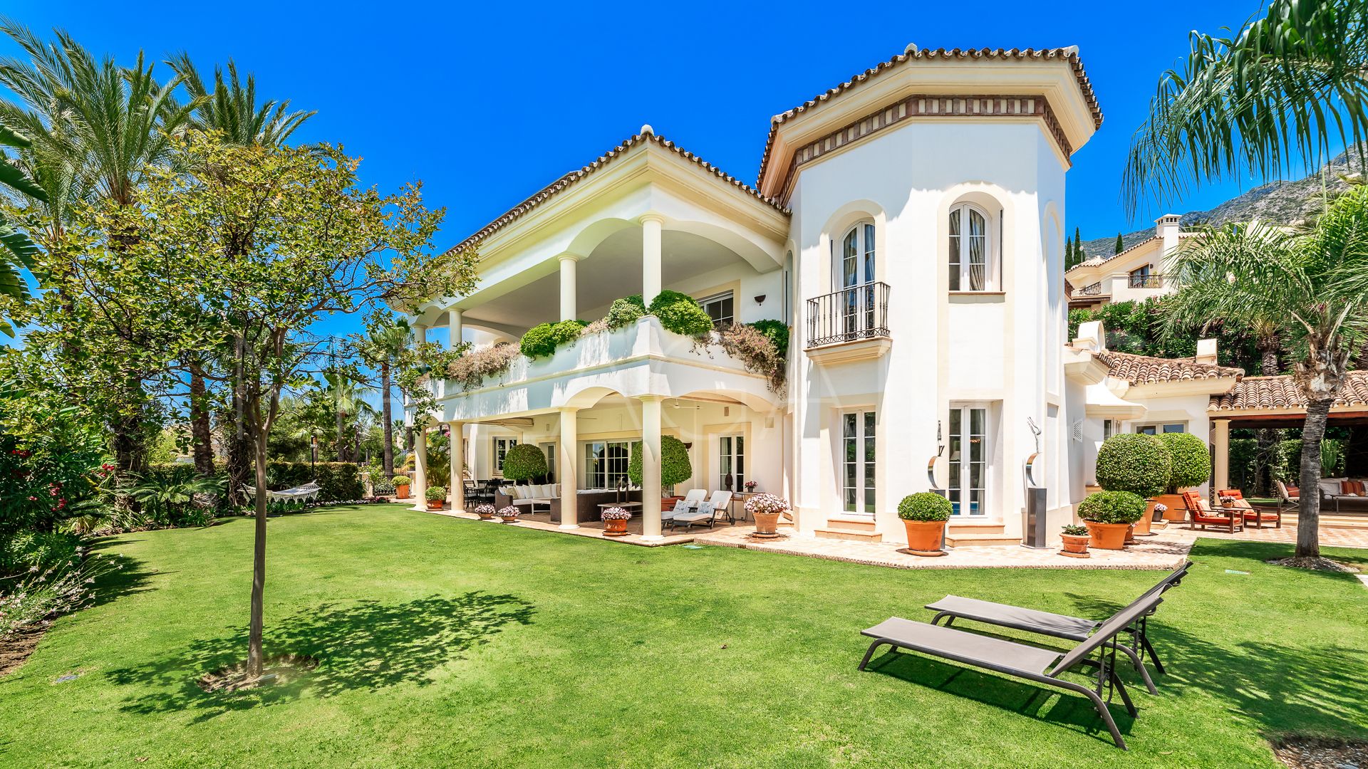 Villa for sale in Sierra Blanca