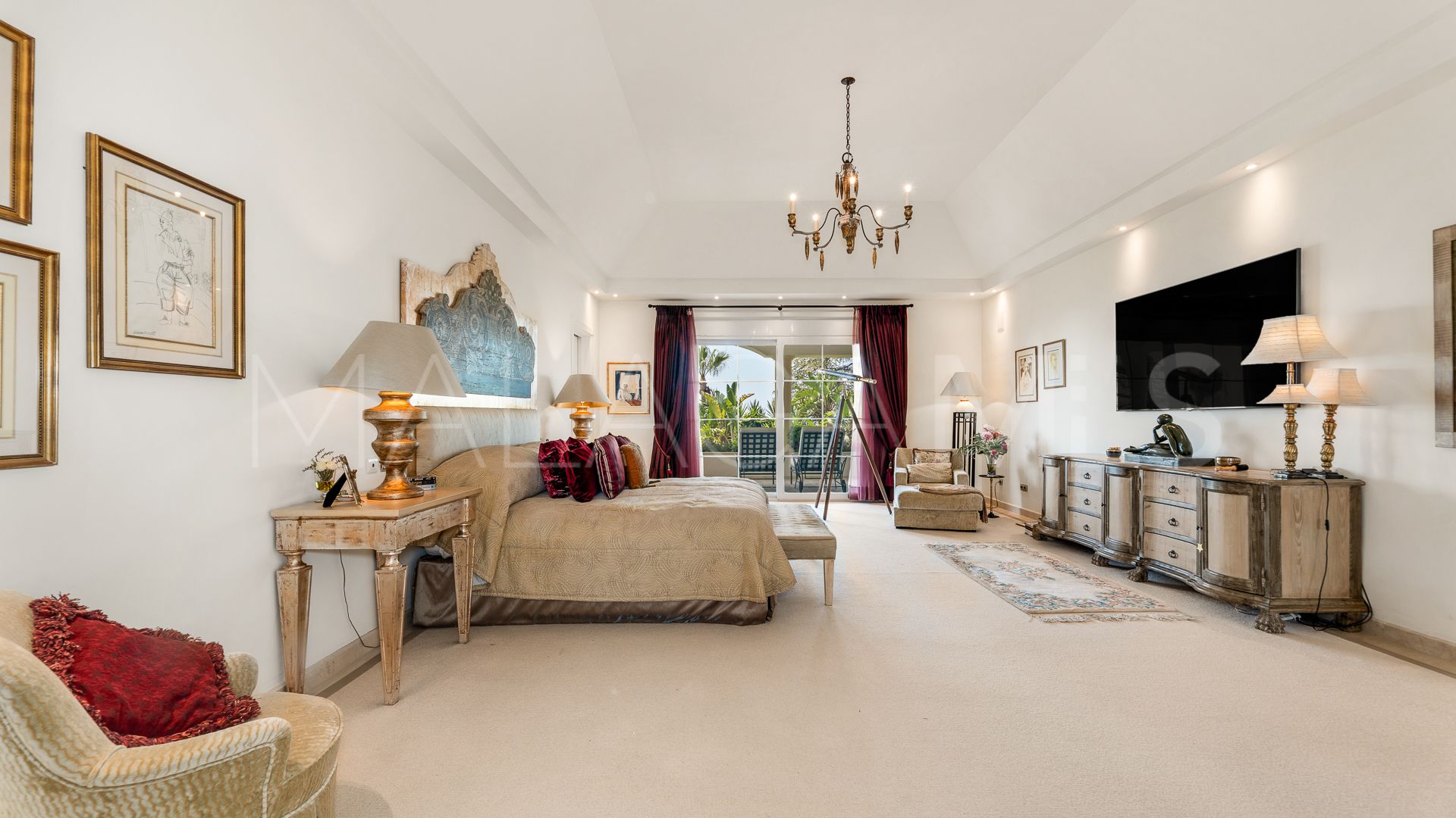 Villa for sale in Sierra Blanca