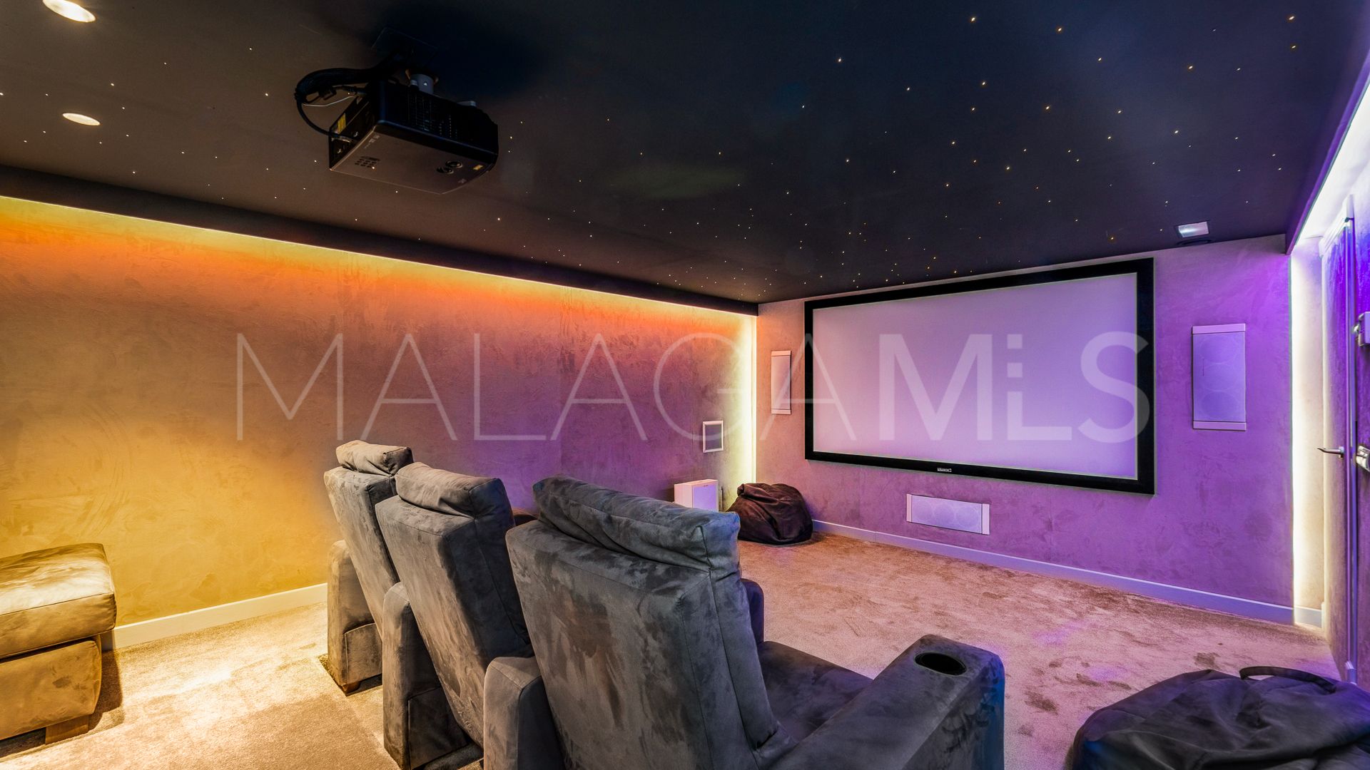 Villa for sale in Sierra Blanca