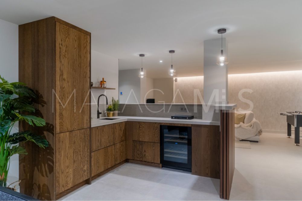 Villa for sale in Nueva Andalucia