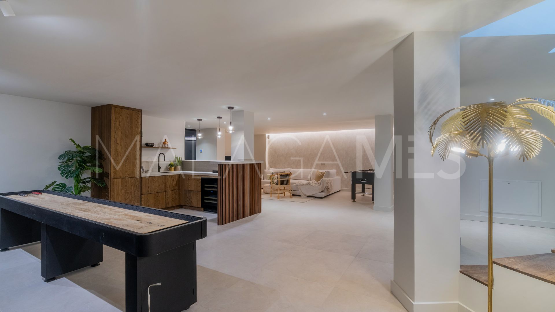 Villa for sale in Nueva Andalucia