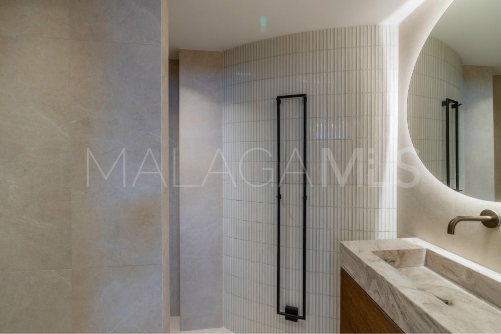 Villa for sale in Nueva Andalucia