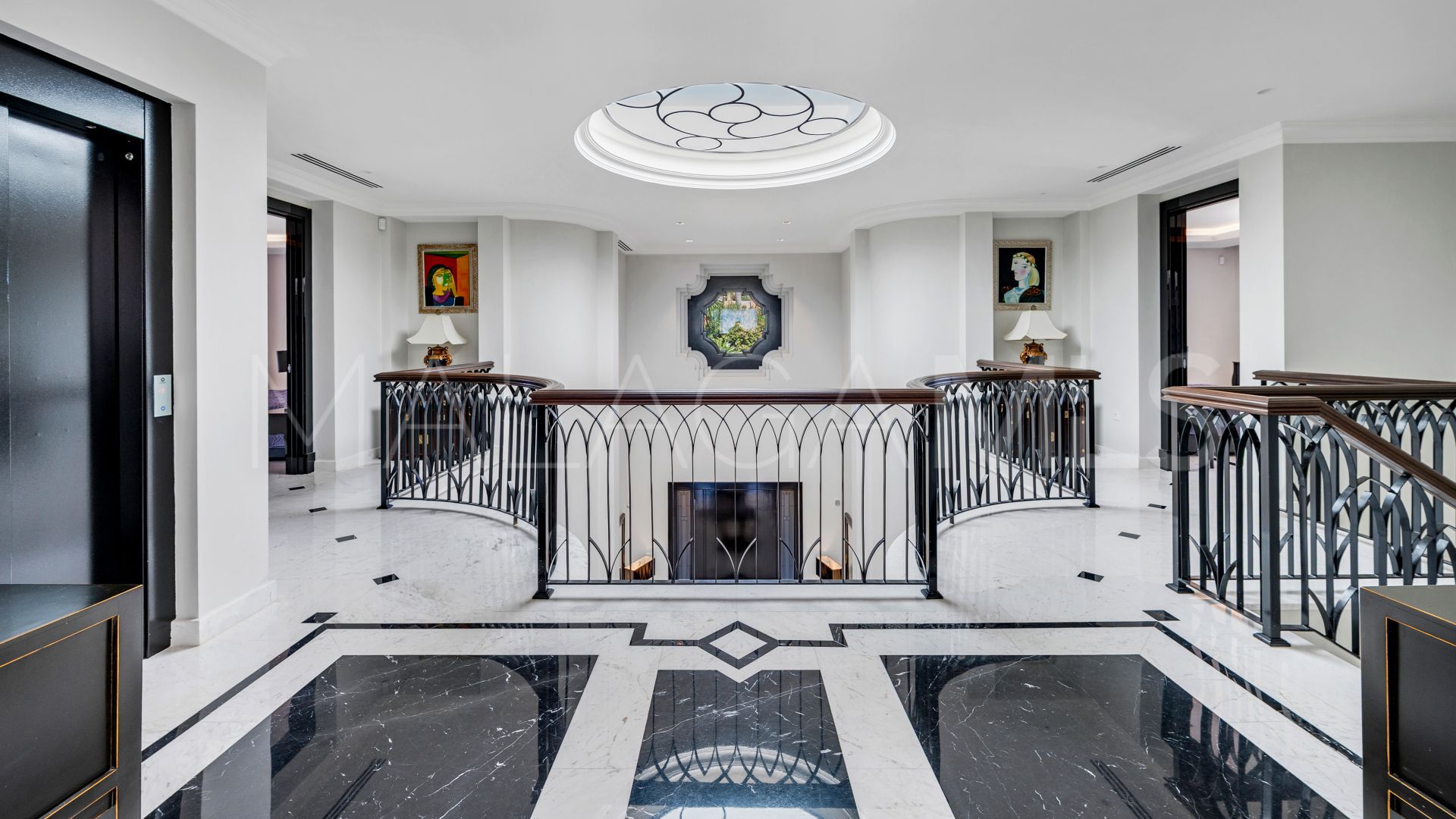 Villa for sale in Benahavis