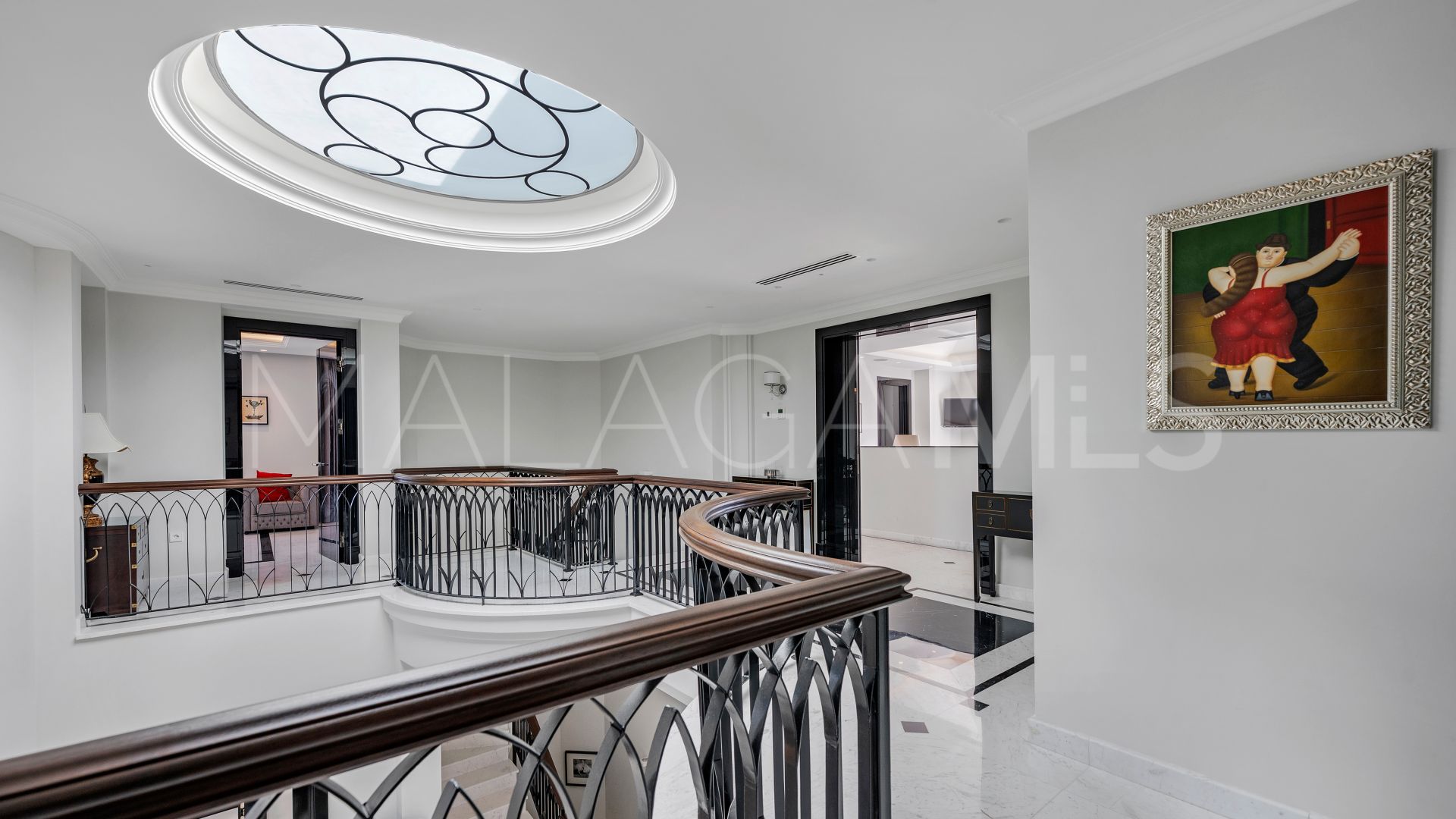 Villa for sale in Benahavis