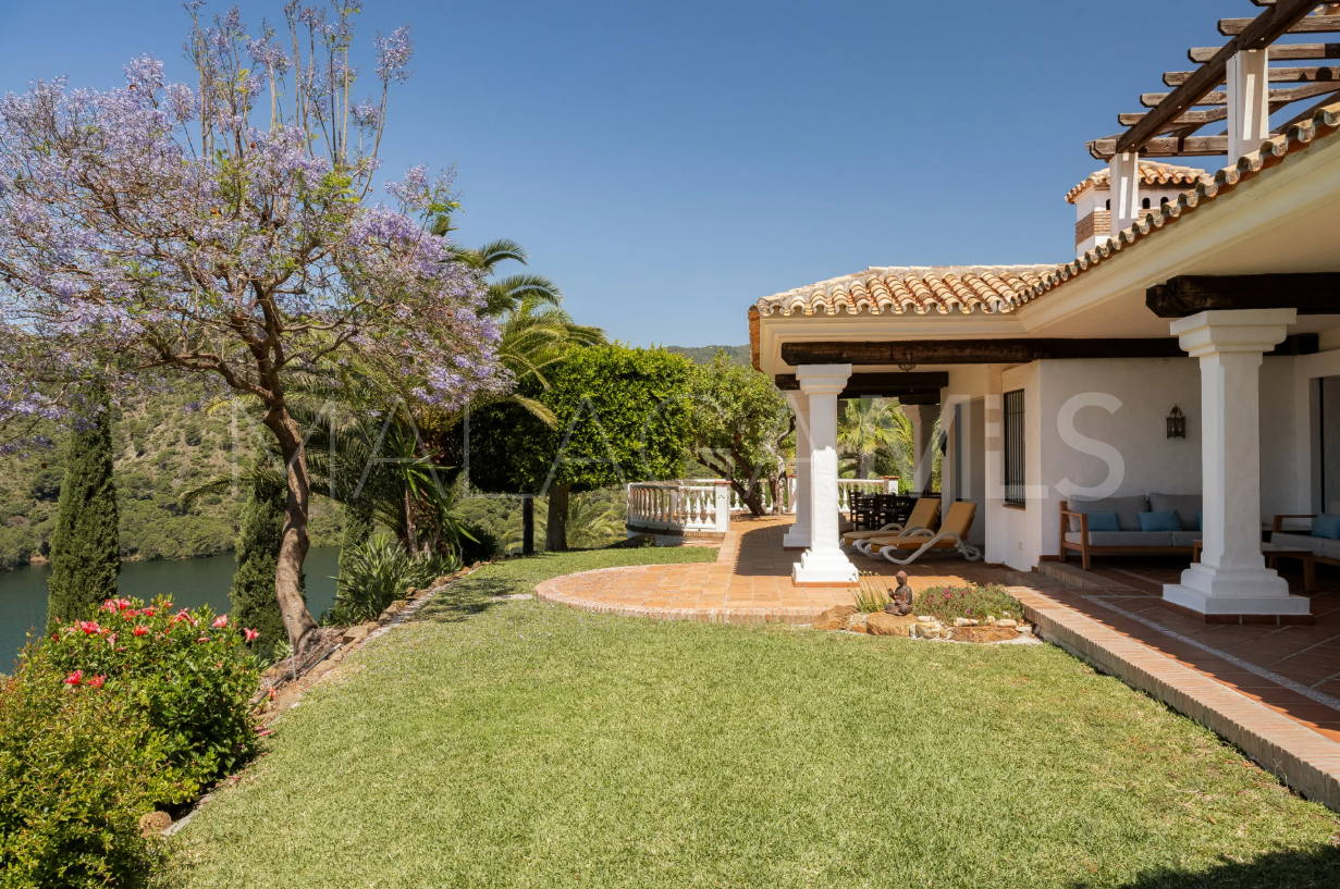 Villa for sale in Istan