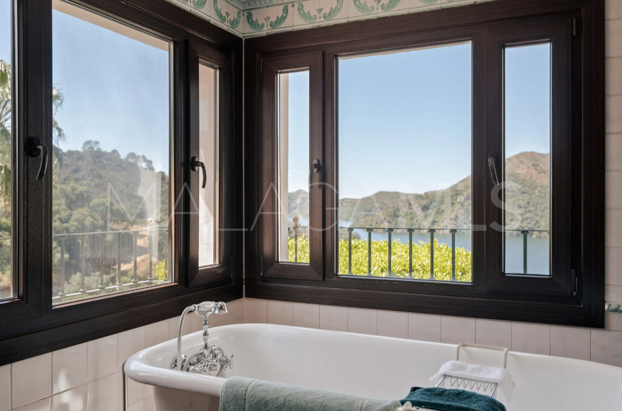 Villa for sale in Istan