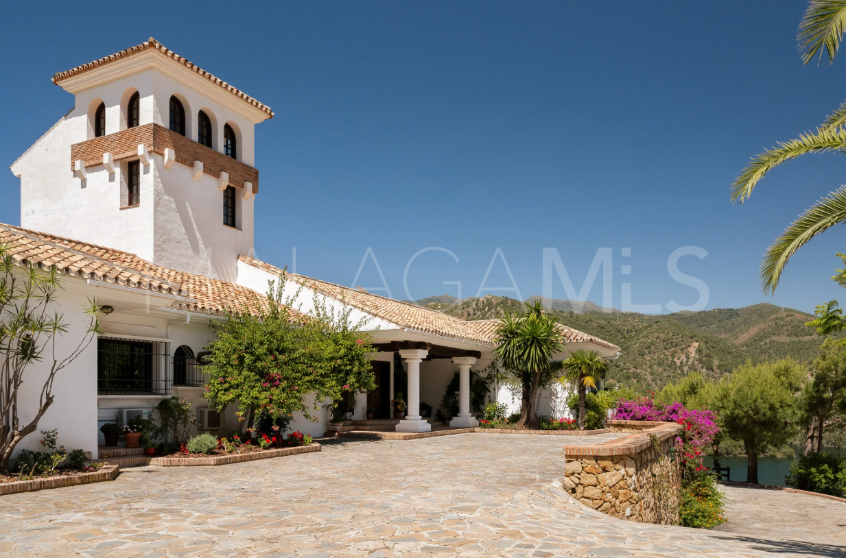 Villa for sale in Istan
