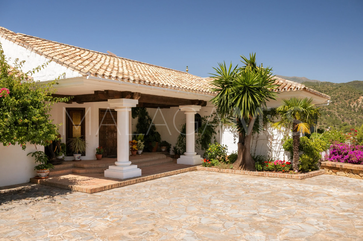 Villa for sale in Istan