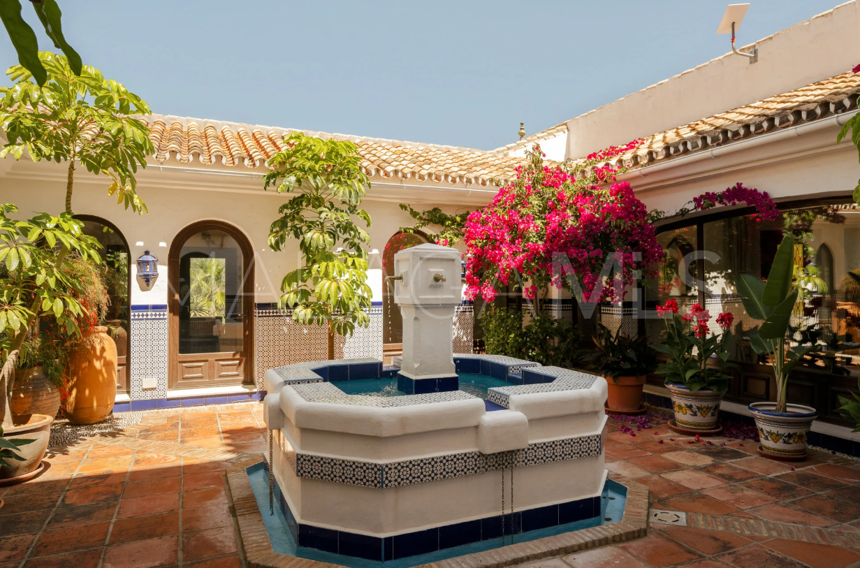 Villa for sale in Istan