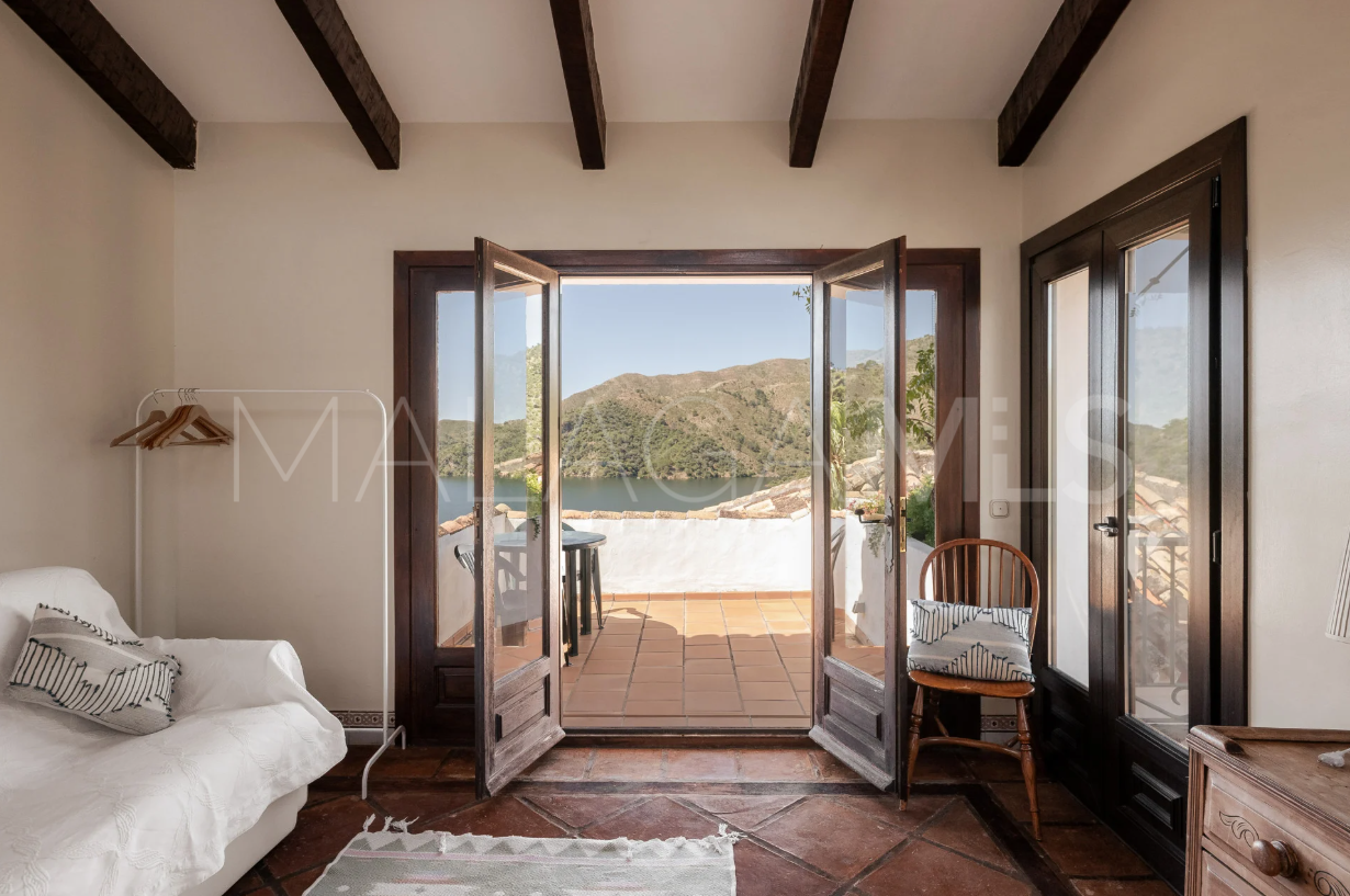Villa for sale in Istan