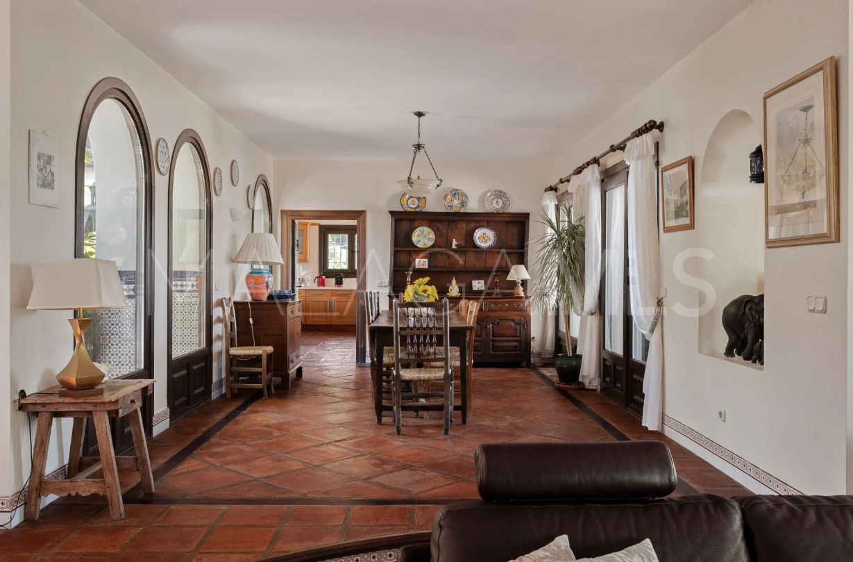 Villa for sale in Istan