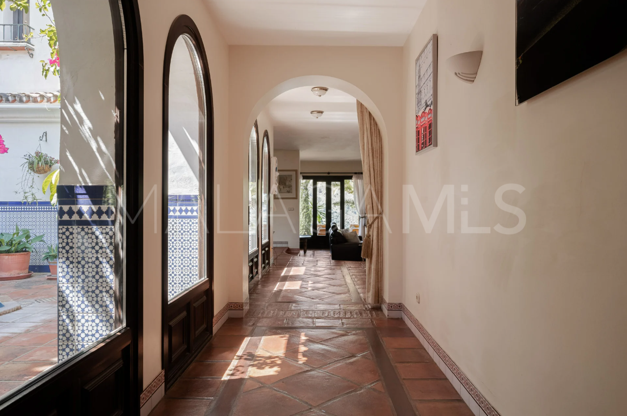 Villa for sale in Istan