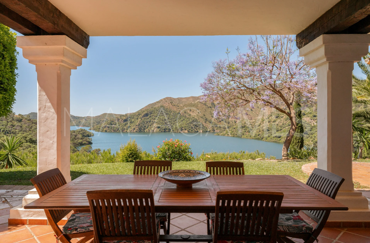 Villa for sale in Istan