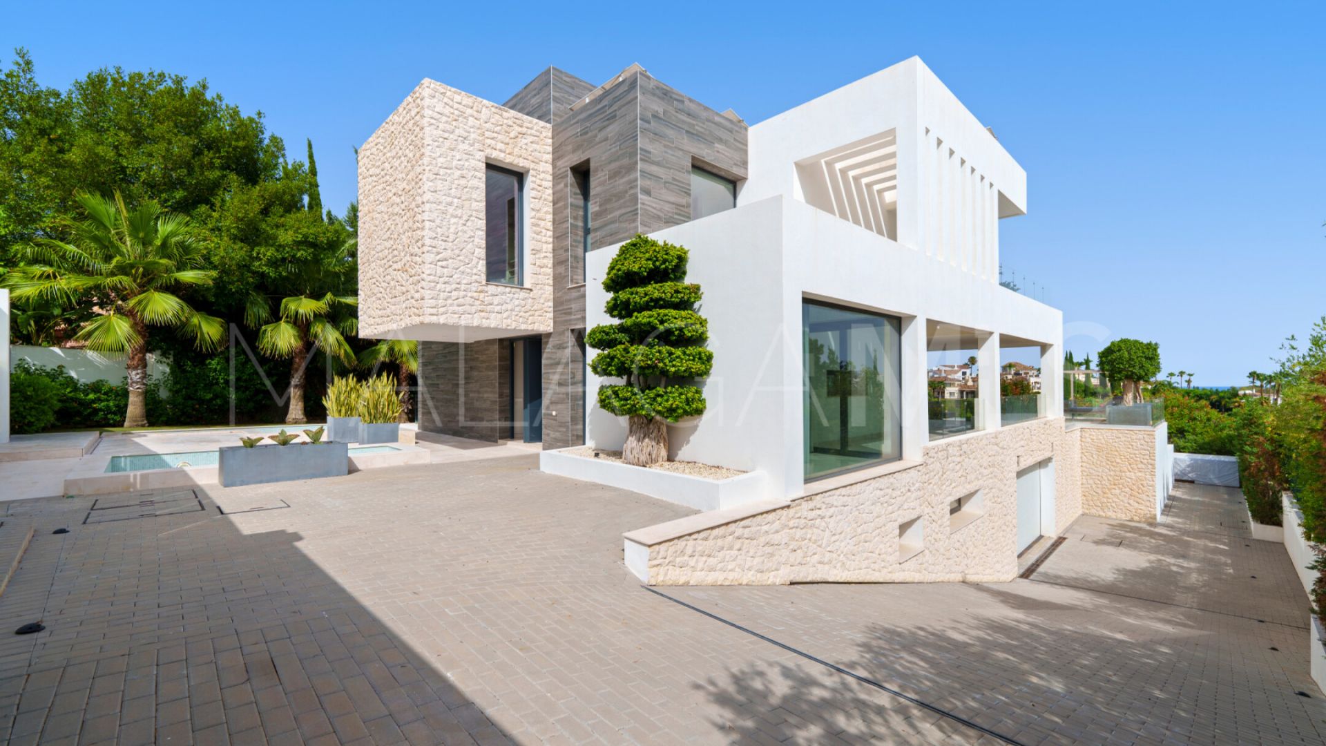 Villa for sale in Los Naranjos with 5 bedrooms