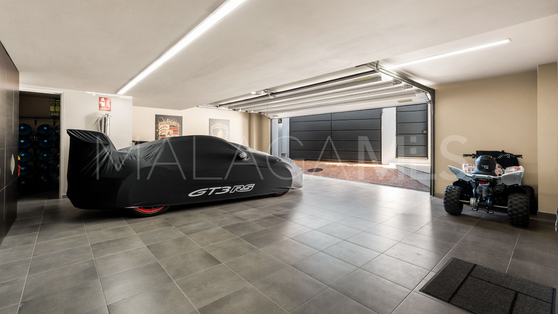 For sale Los Olivos villa with 7 bedrooms