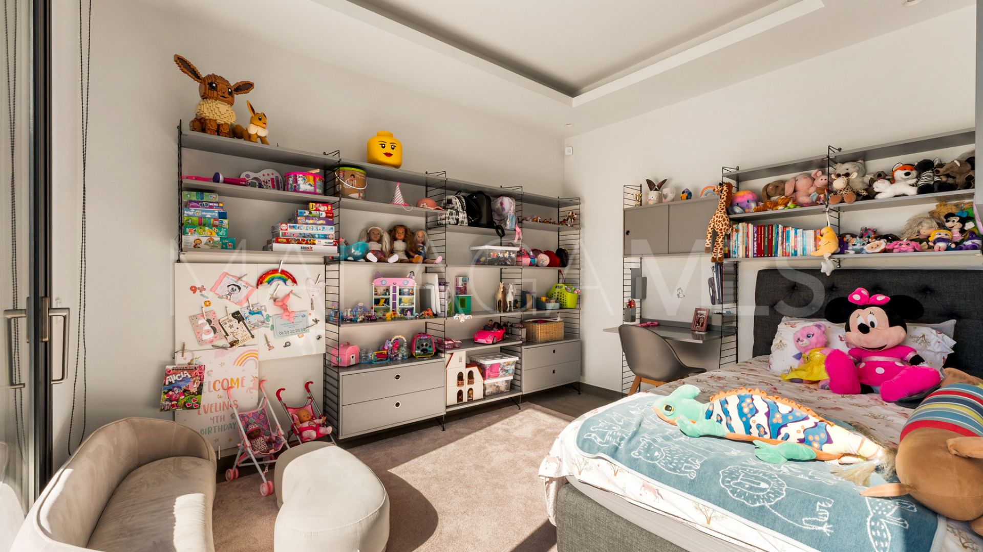 For sale Los Olivos villa with 7 bedrooms