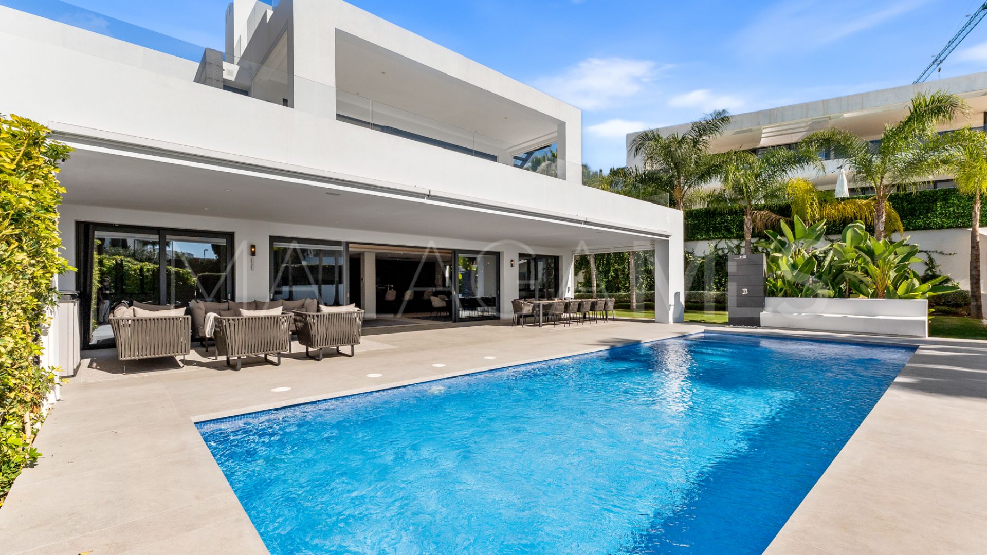 For sale Los Olivos villa with 7 bedrooms