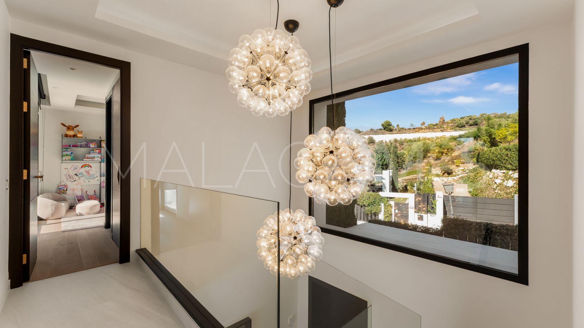 For sale Los Olivos villa with 7 bedrooms