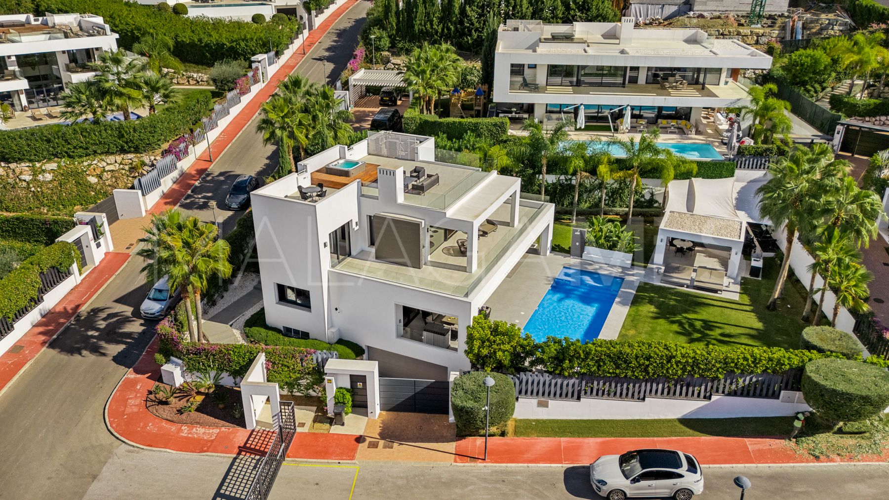 For sale Los Olivos villa with 7 bedrooms