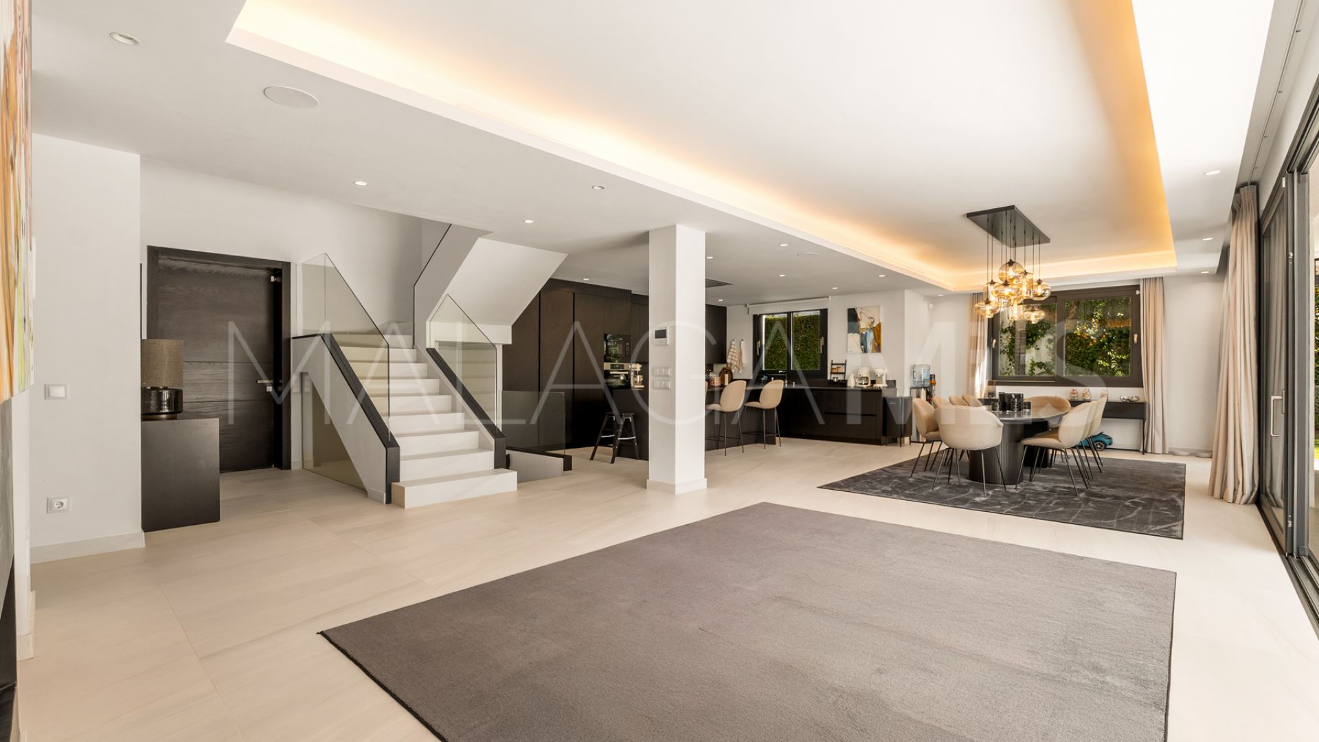 For sale Los Olivos villa with 7 bedrooms