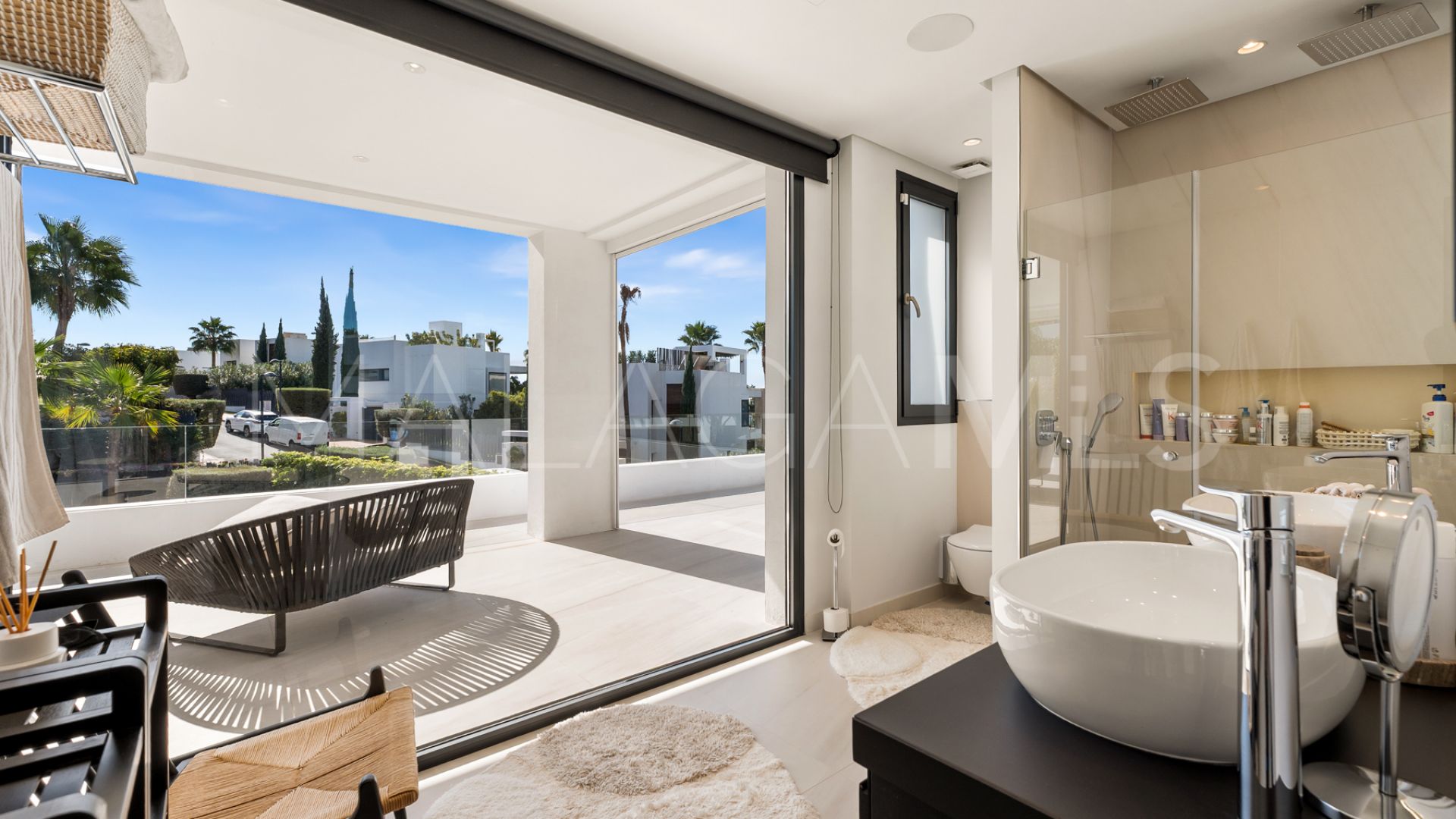 For sale Los Olivos villa with 7 bedrooms