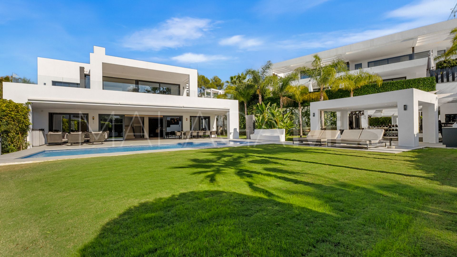 For sale Los Olivos villa with 7 bedrooms