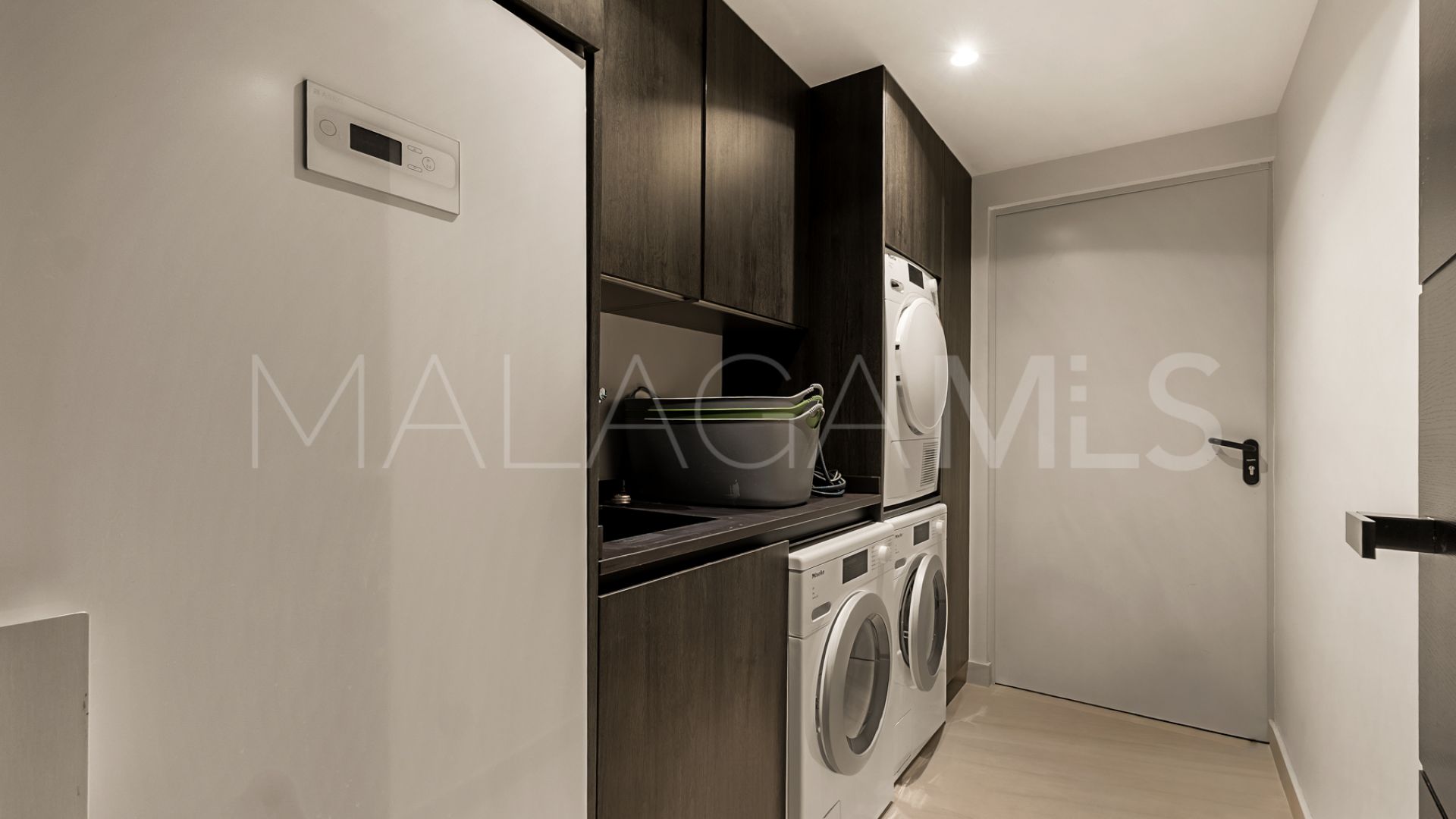 For sale Los Olivos villa with 7 bedrooms