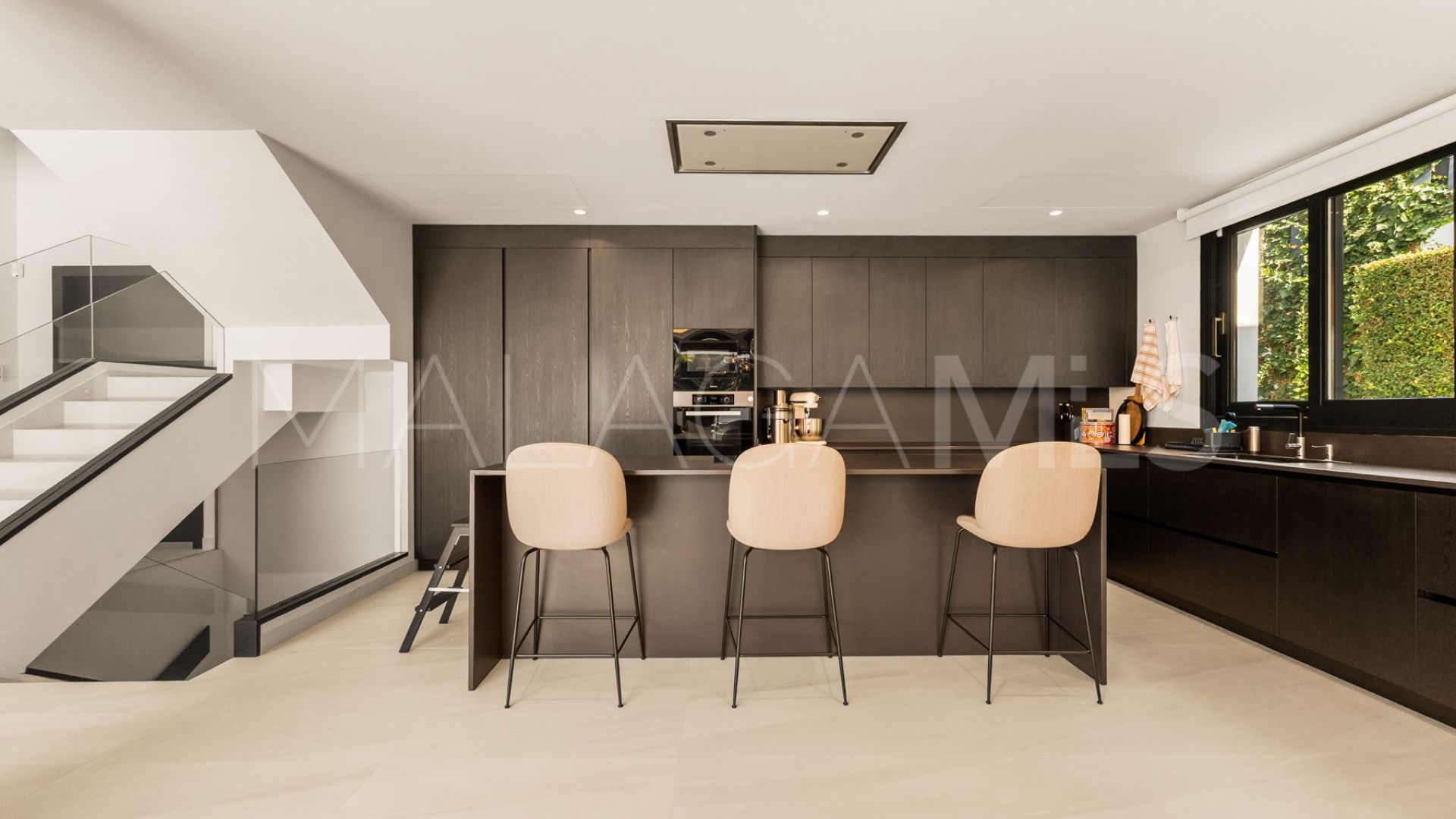 For sale Los Olivos villa with 7 bedrooms