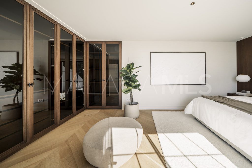 Villa for sale in Nueva Andalucia