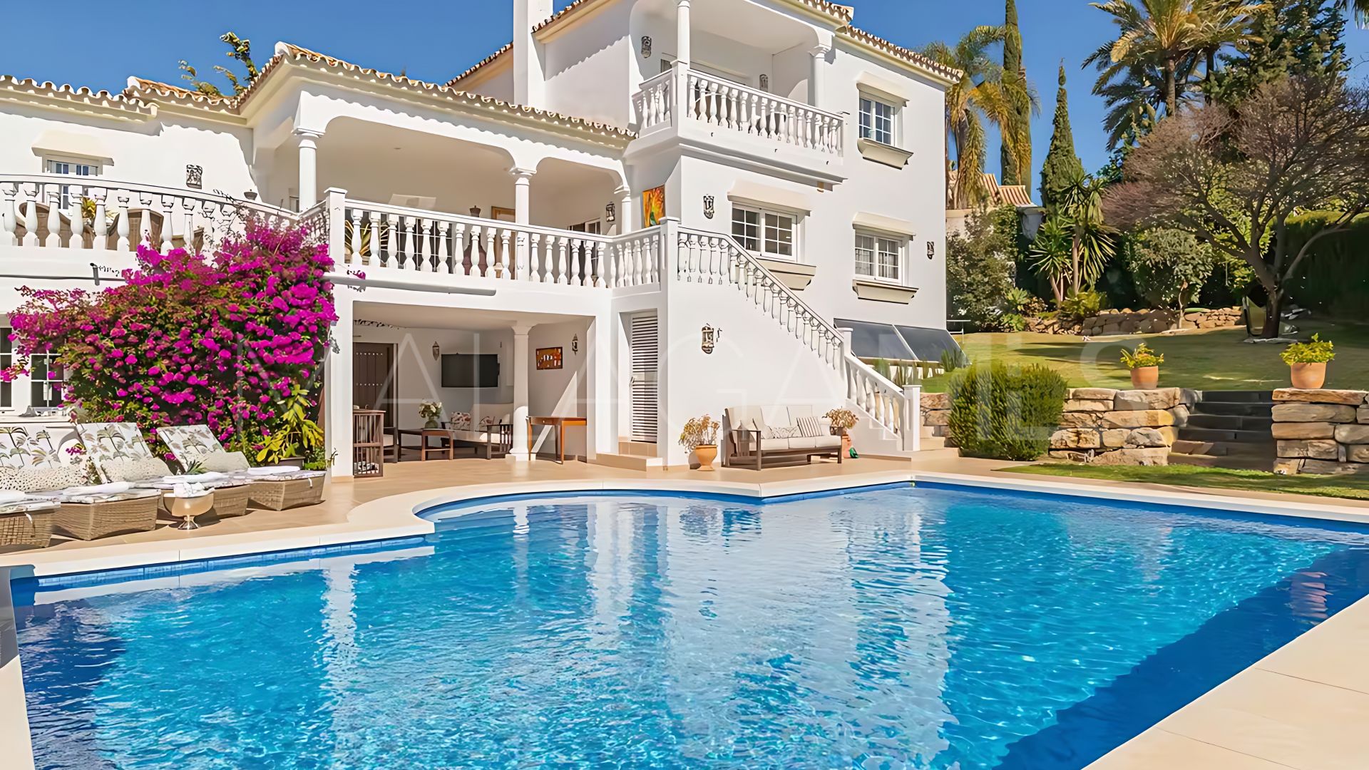 Villa for sale in Paraiso Alto
