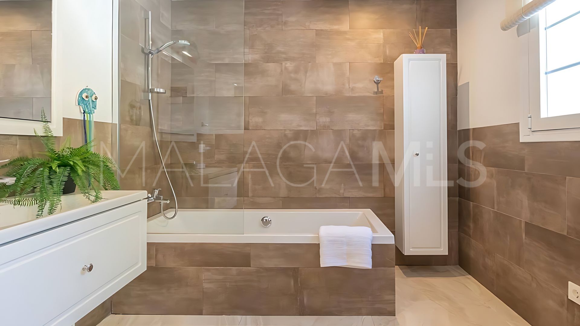 Villa for sale in Paraiso Alto