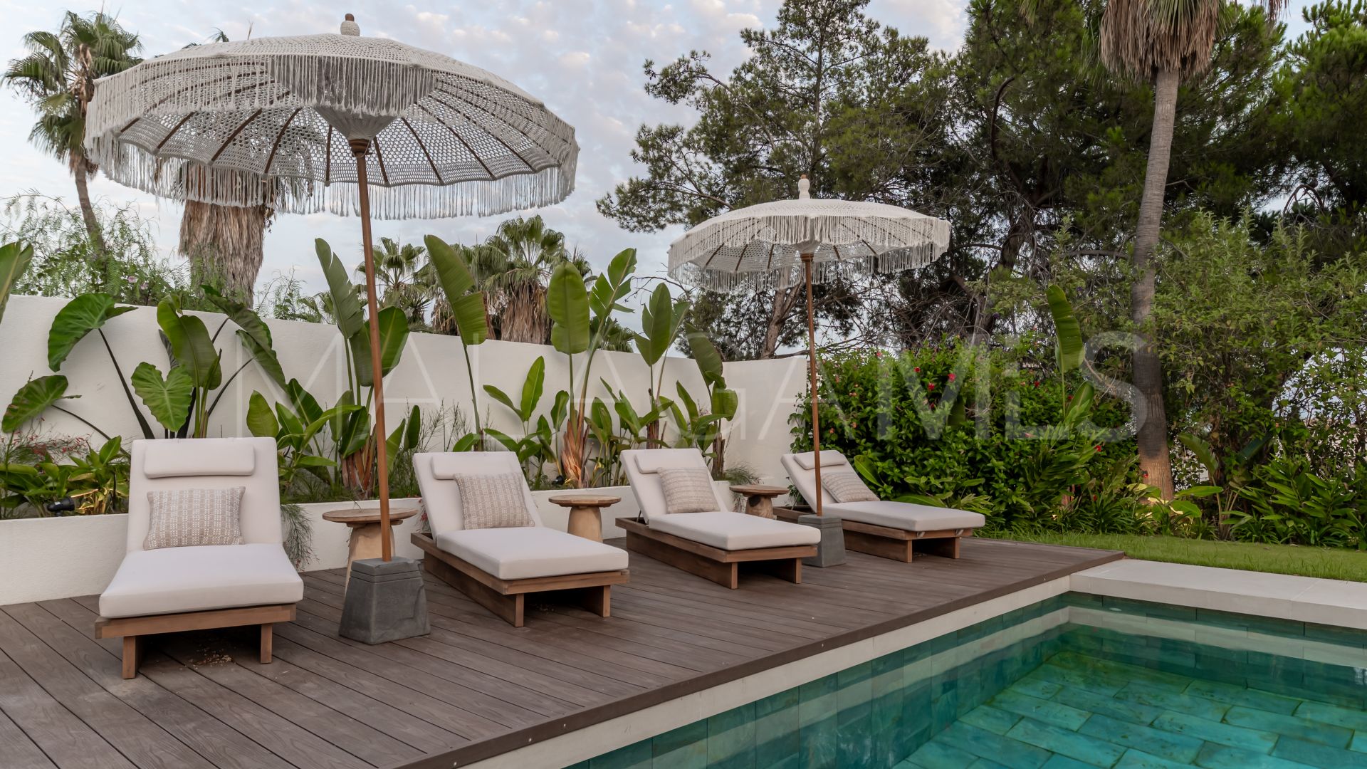 Villa for sale in Atalaya Golf