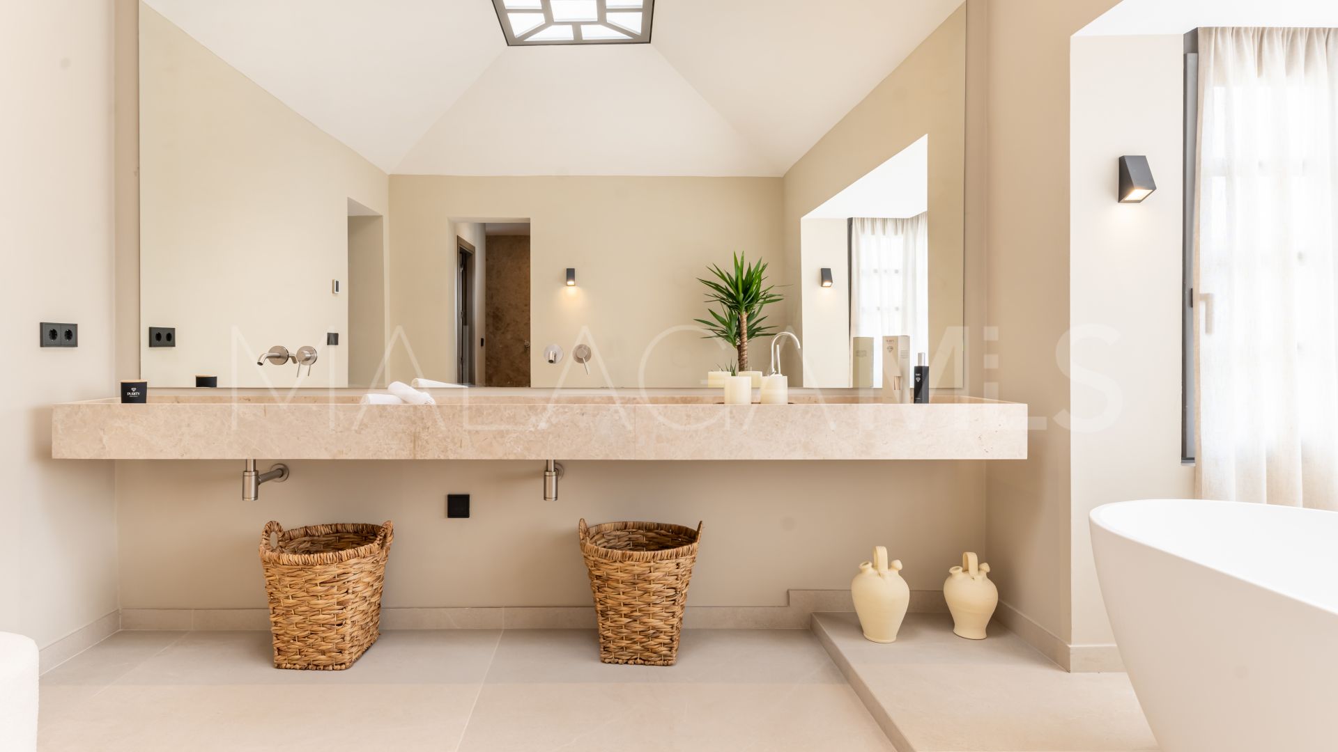 Villa for sale in Atalaya Golf