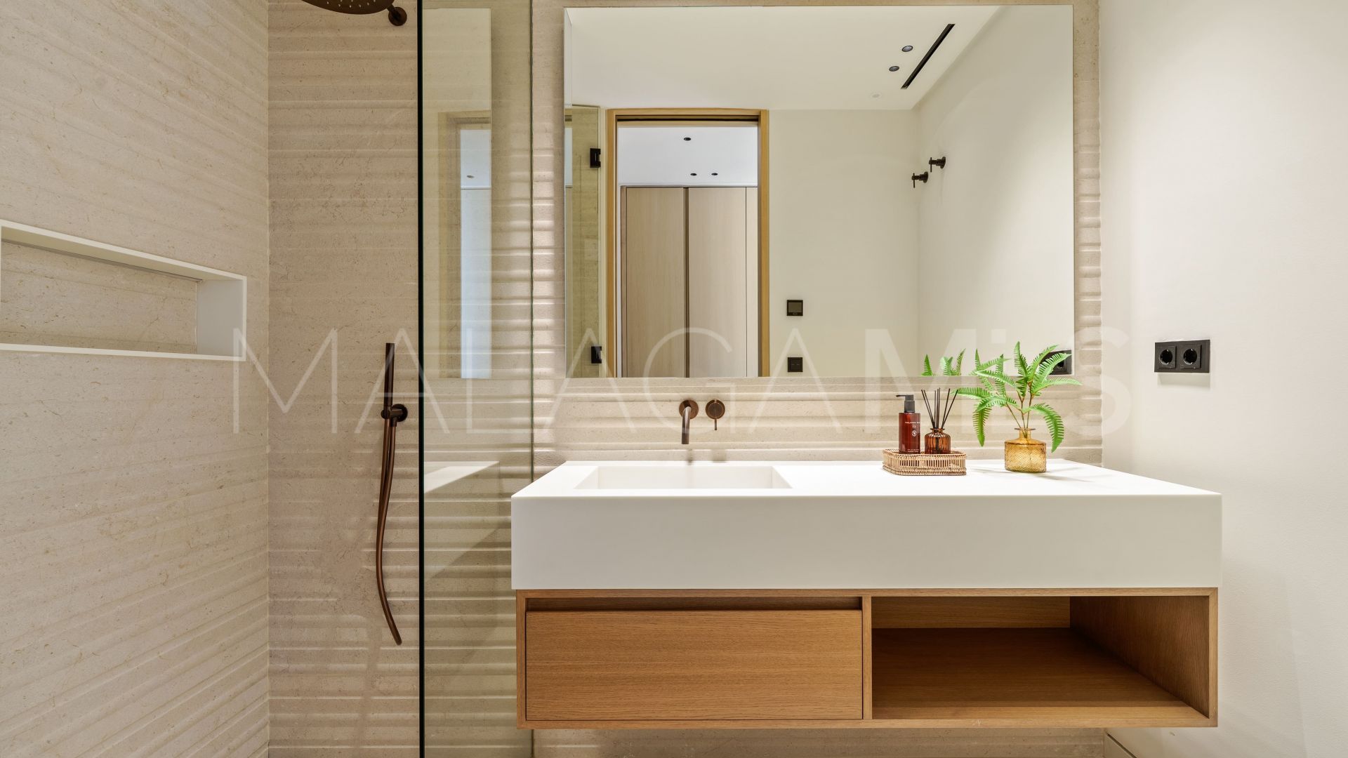 Villa for sale in Las Lomas del Marbella Club