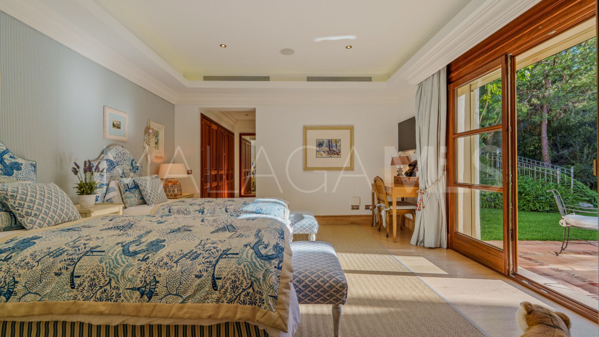 Villa for sale in Las Lomas del Marbella Club