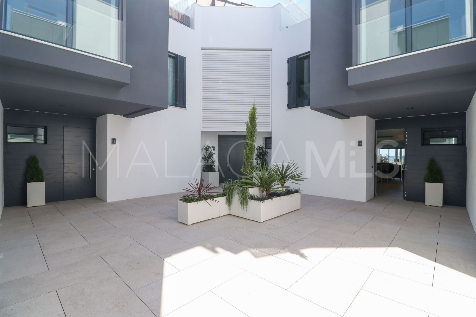 Radhus for sale in Estepona