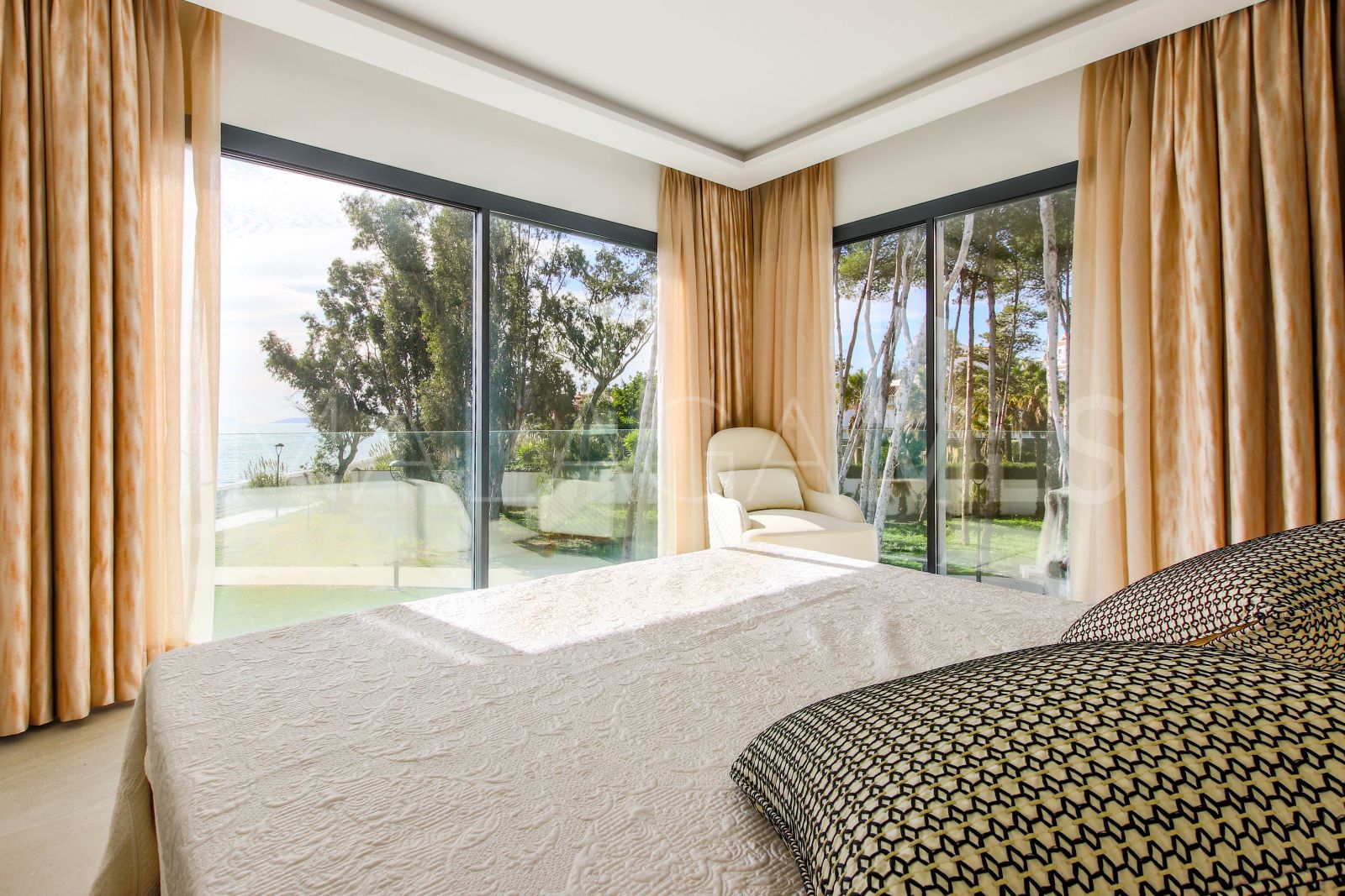 Radhus for sale in Estepona