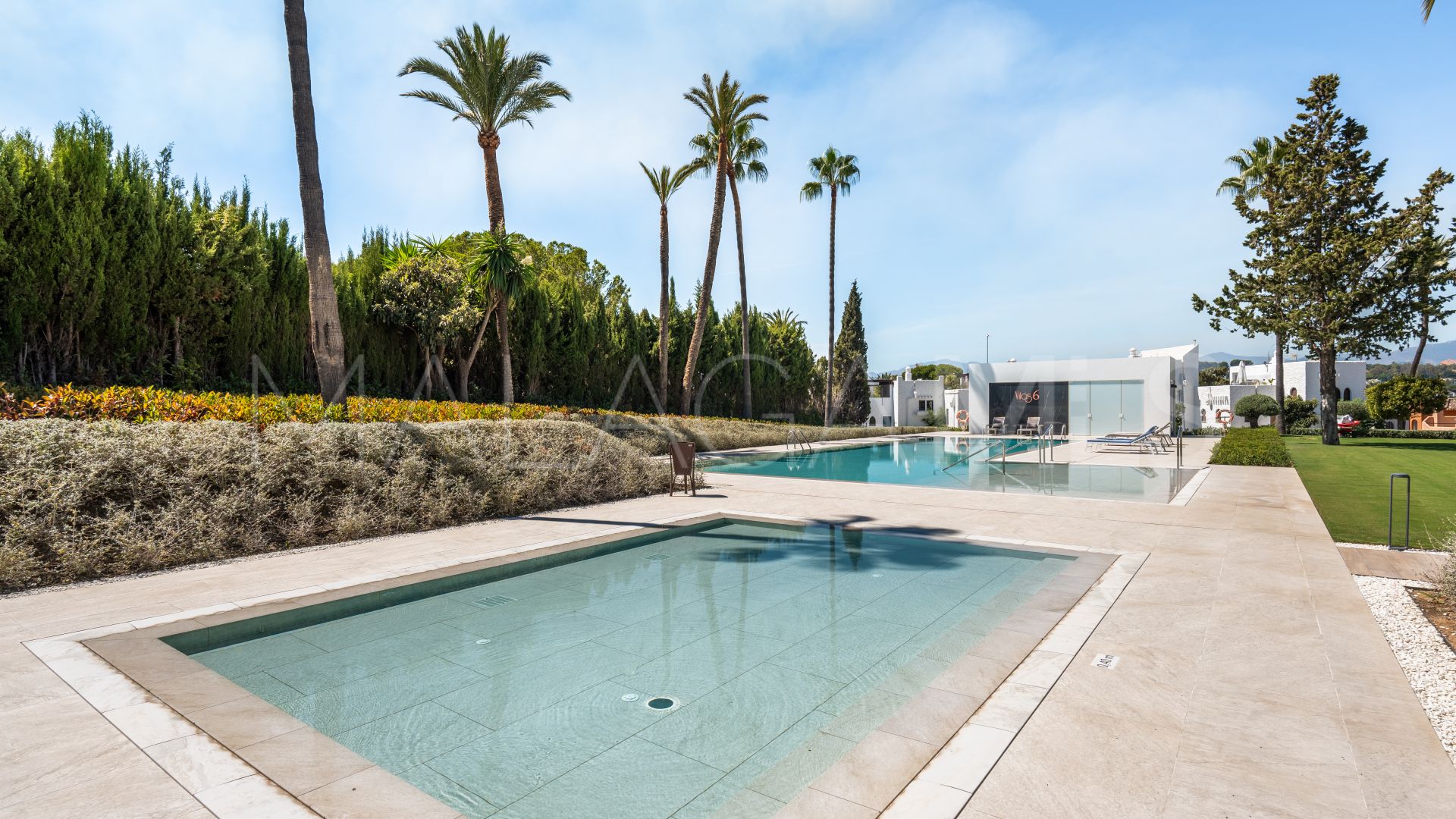 Parvilla for sale in Nueva Andalucia