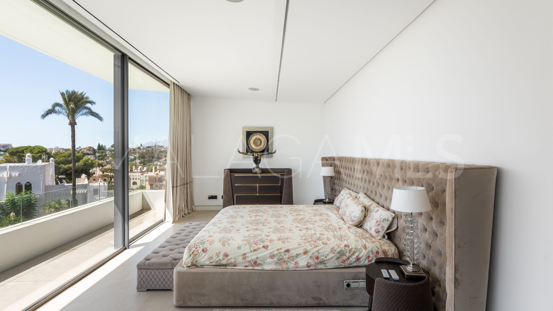 Parvilla for sale in Nueva Andalucia