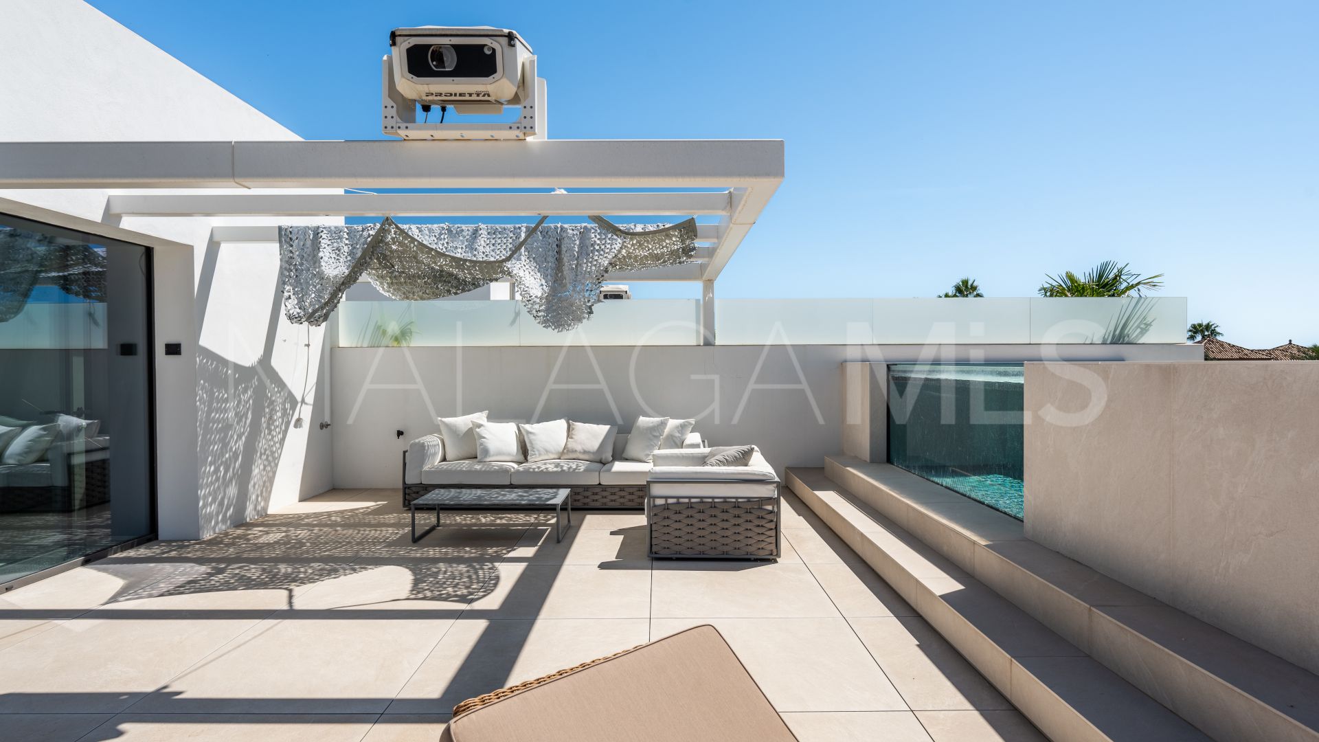 Parvilla for sale in Nueva Andalucia