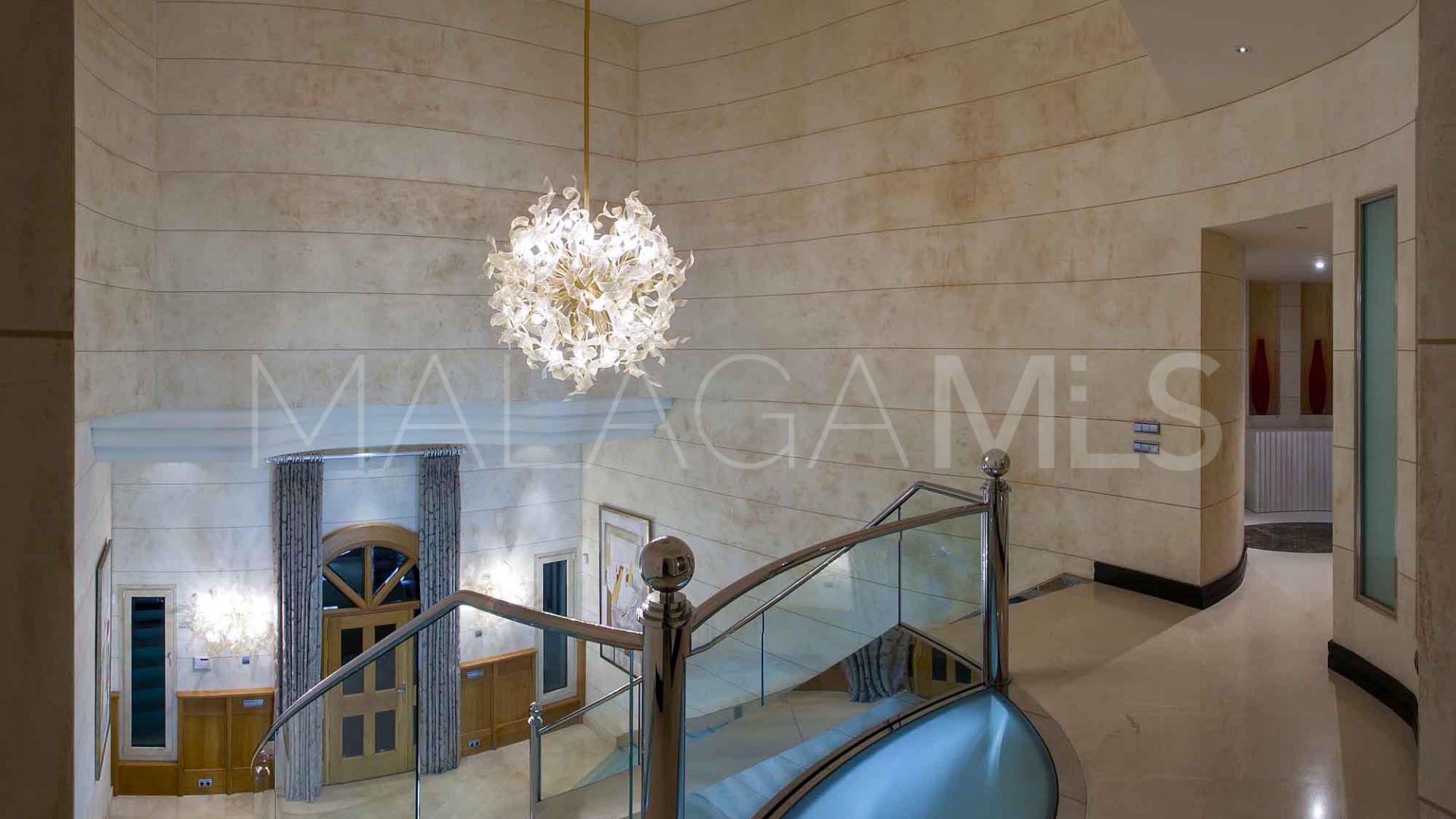 Villa for sale in Golden Mile